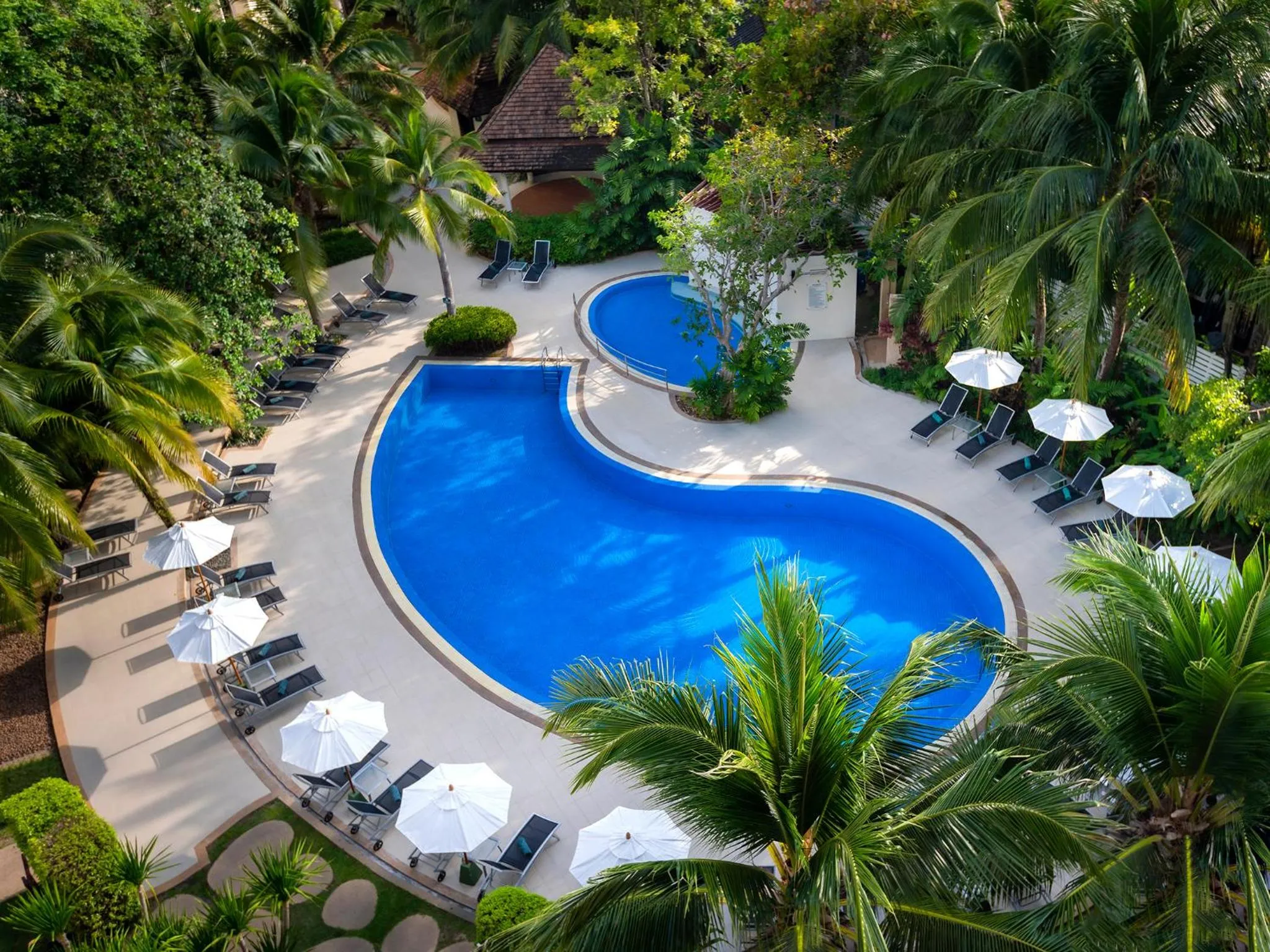 Swimming pool in Ibis Phuket Patong