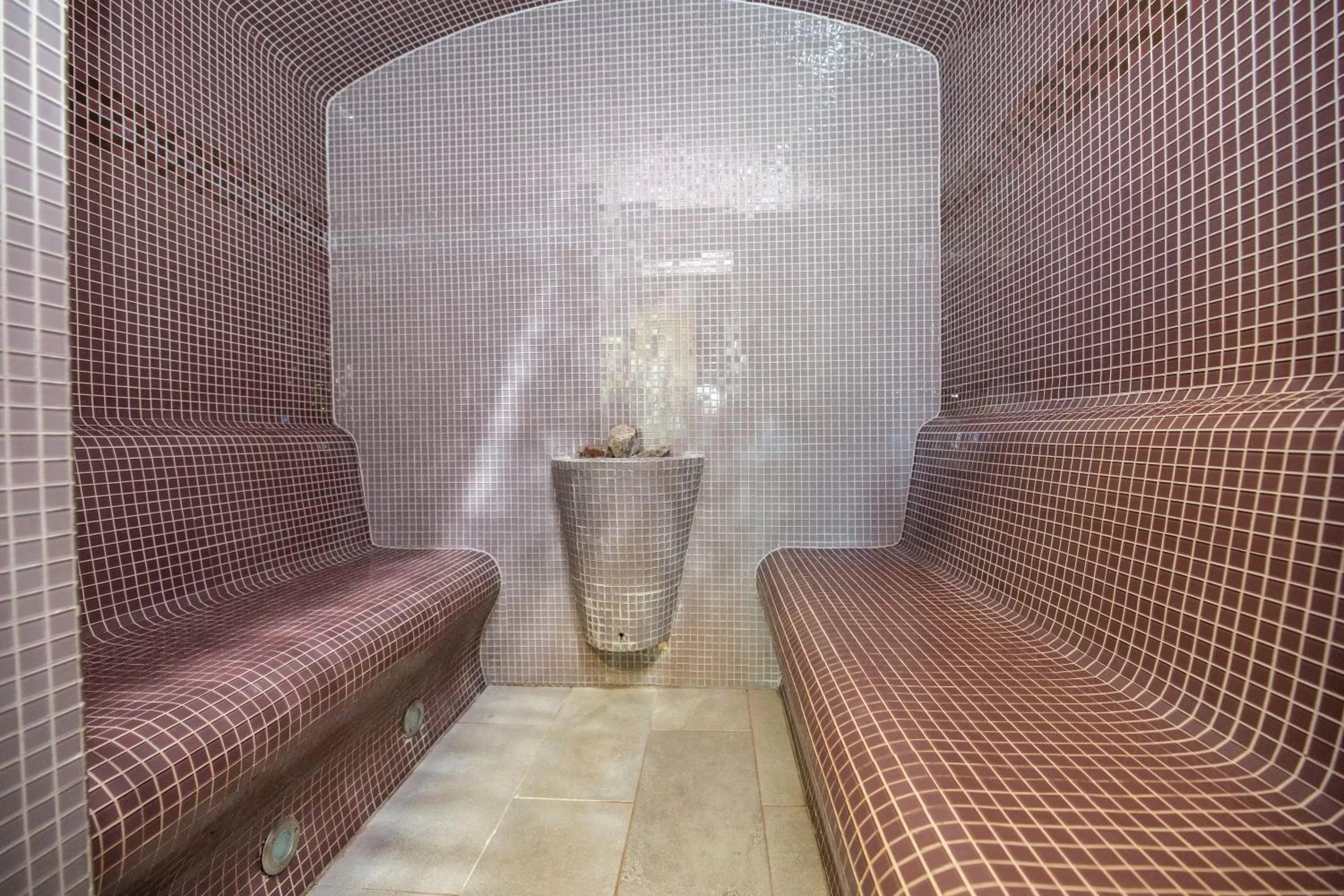 Steam room in Hotel SKI