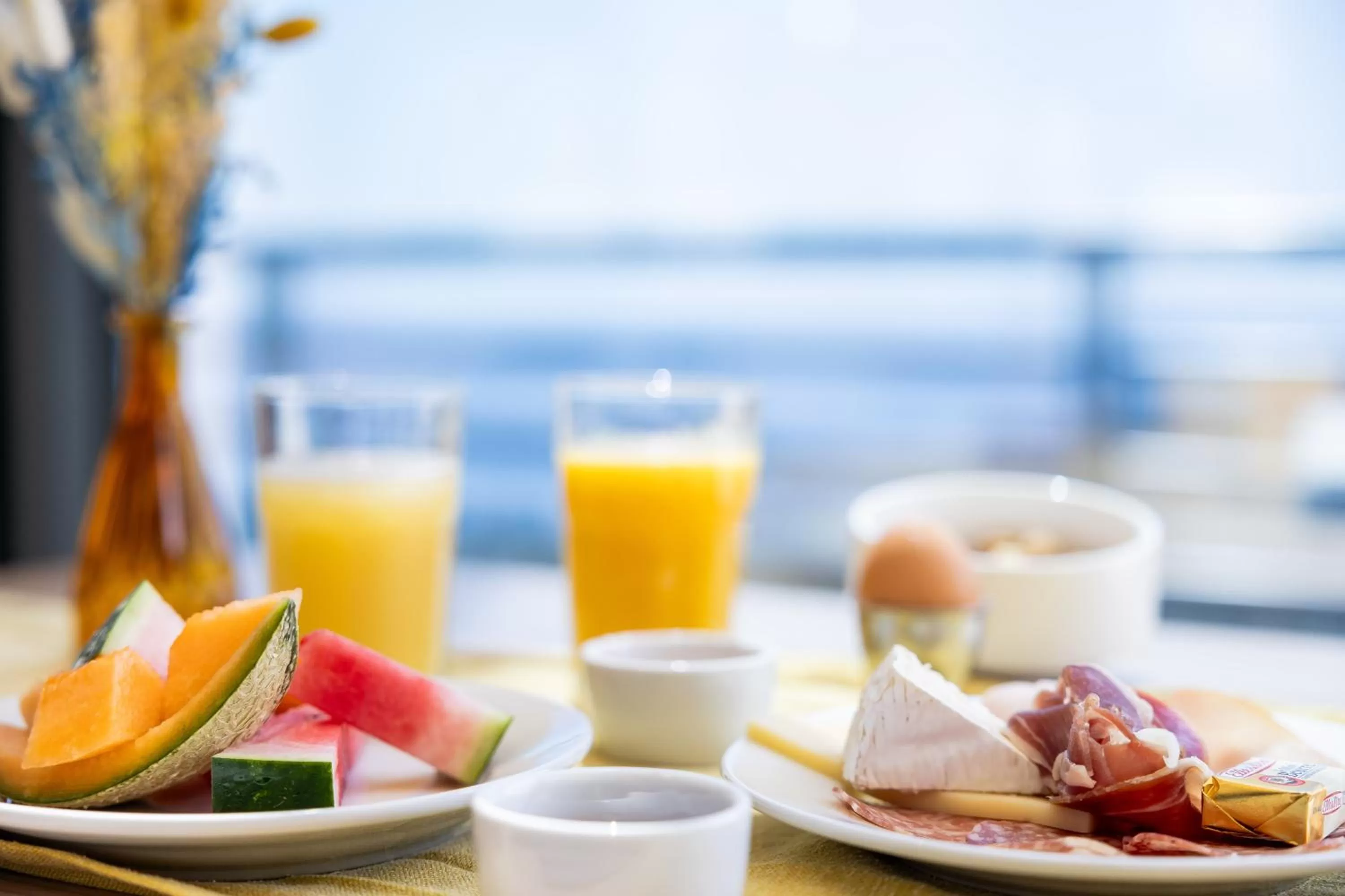 Breakfast in Hôtel Le Bastia