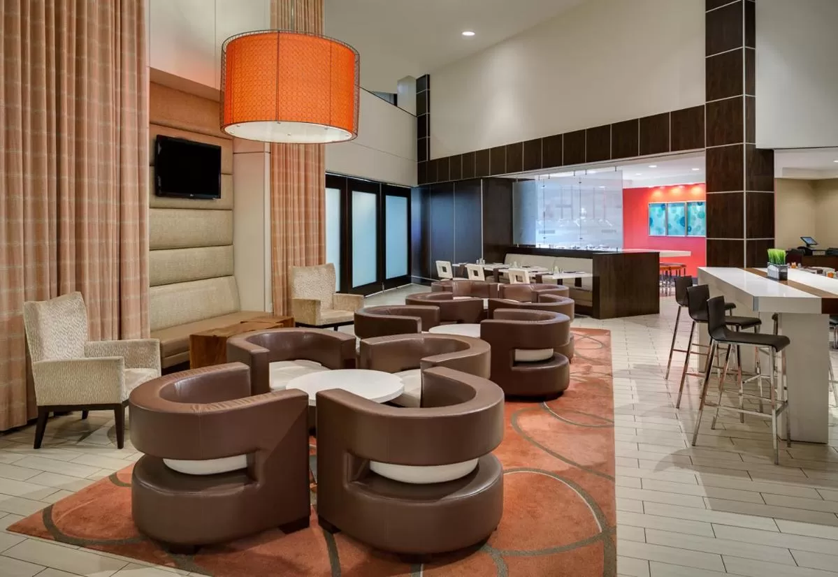 Lounge or bar in Hyatt Regency Suites Atlanta Northwest