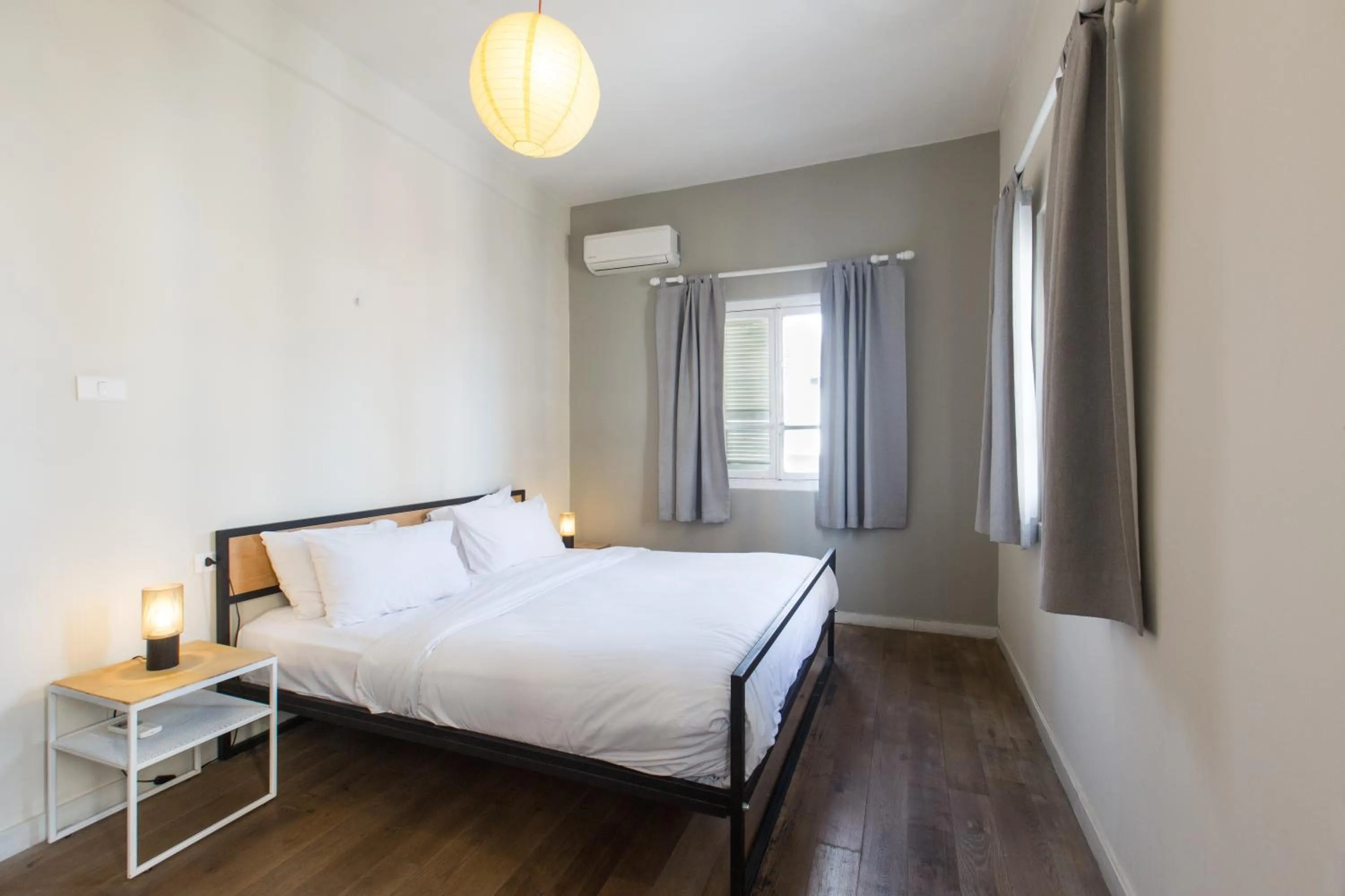 Bedroom, Bed in The Grand Meshmosh Hotel