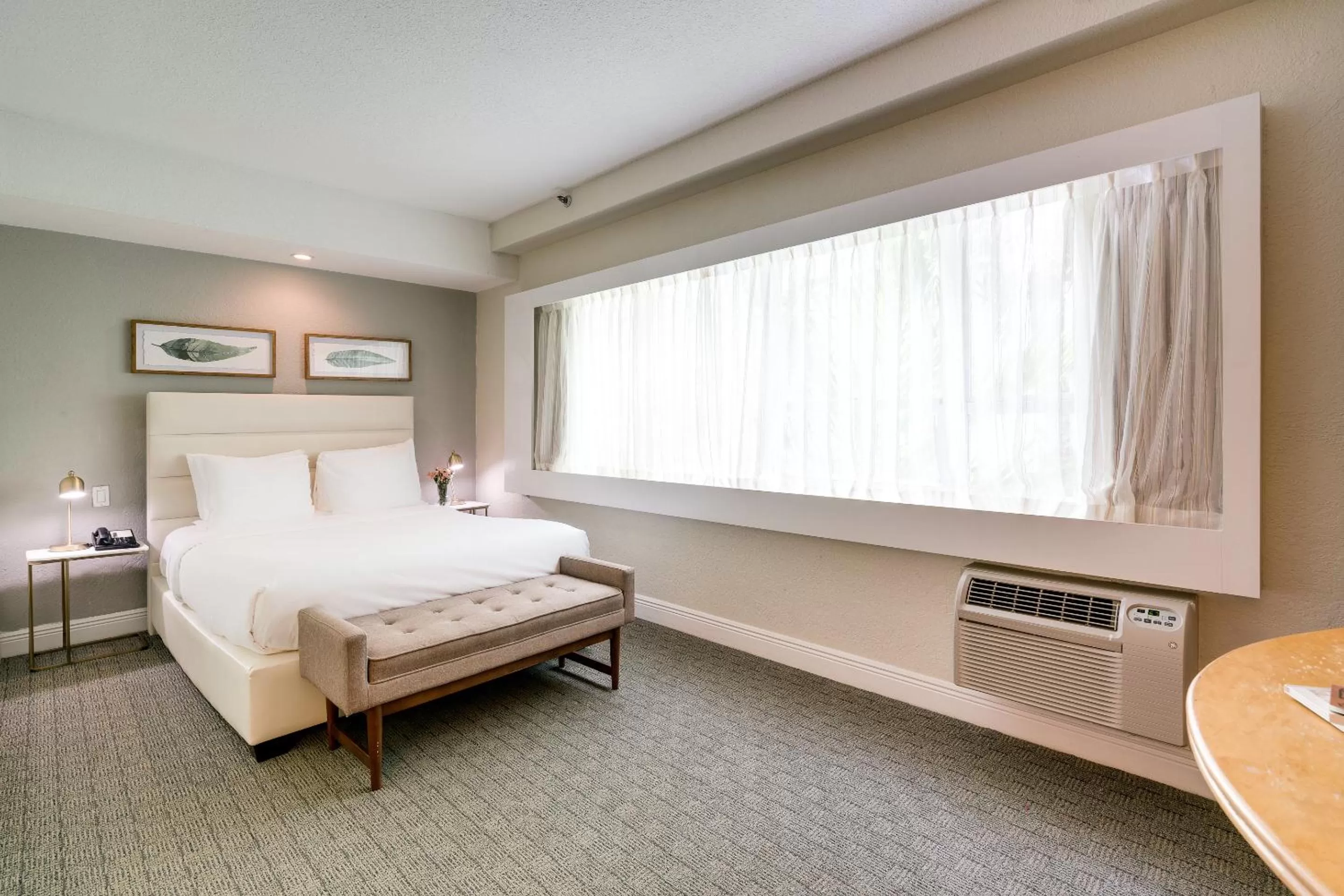 Bedroom, Bed in Crest Hotel Suites