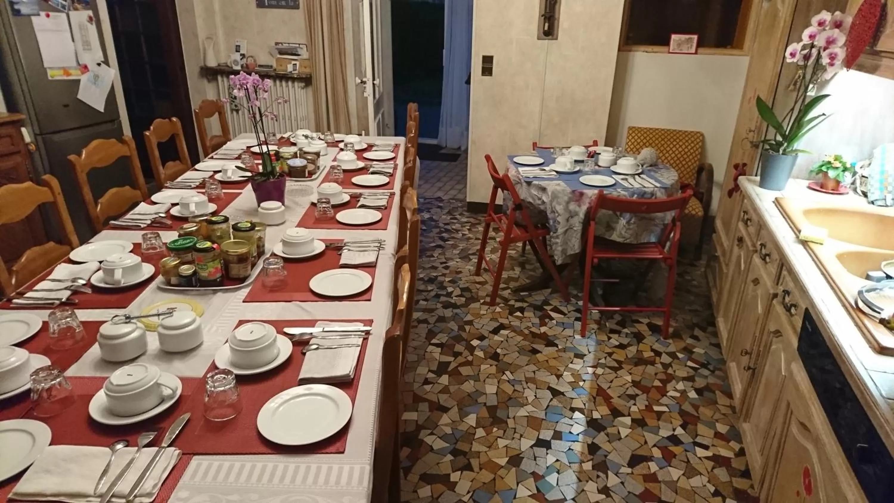 Breakfast in JOYEUX REVEIL