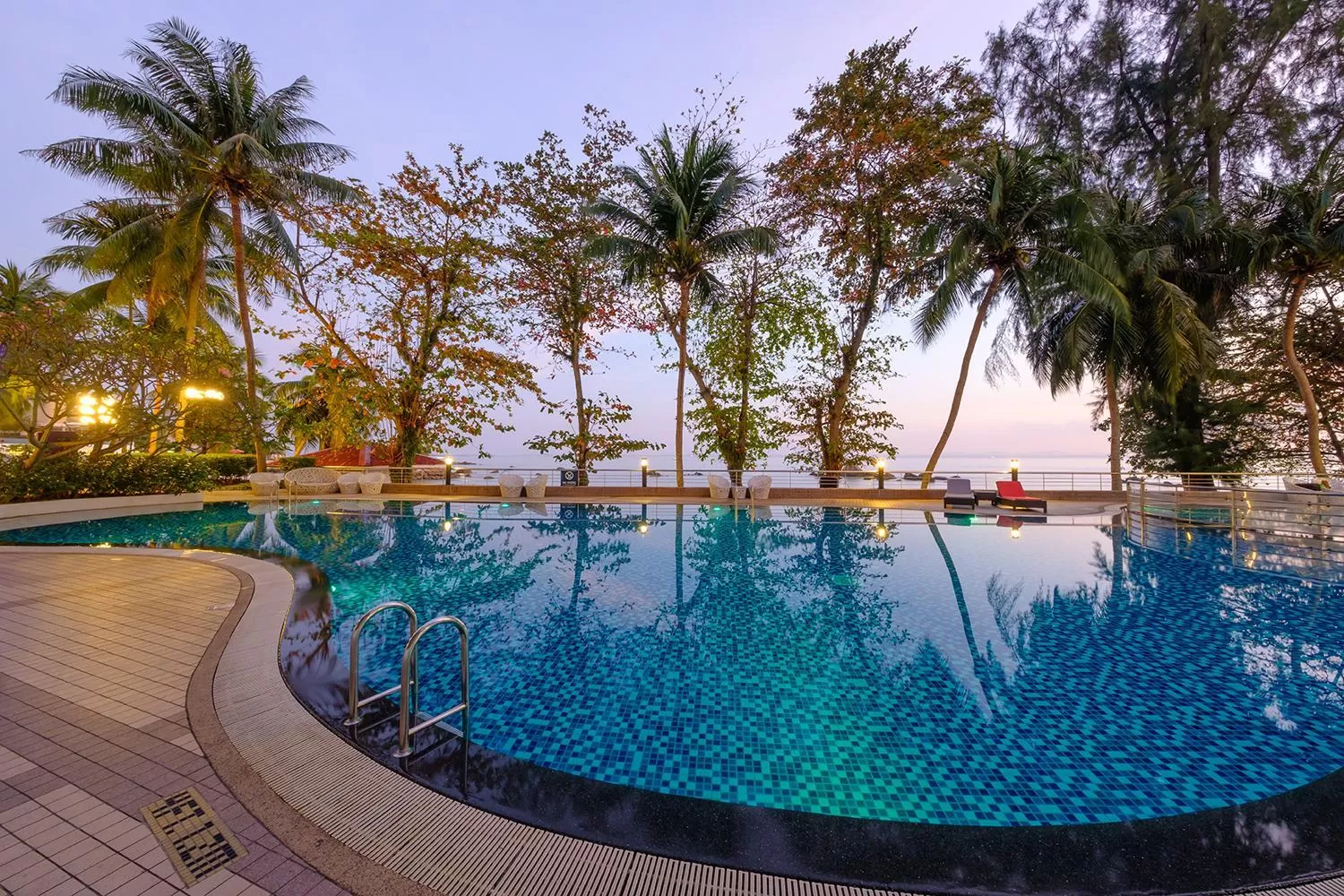 Swimming pool in Mercure Penang Beach
