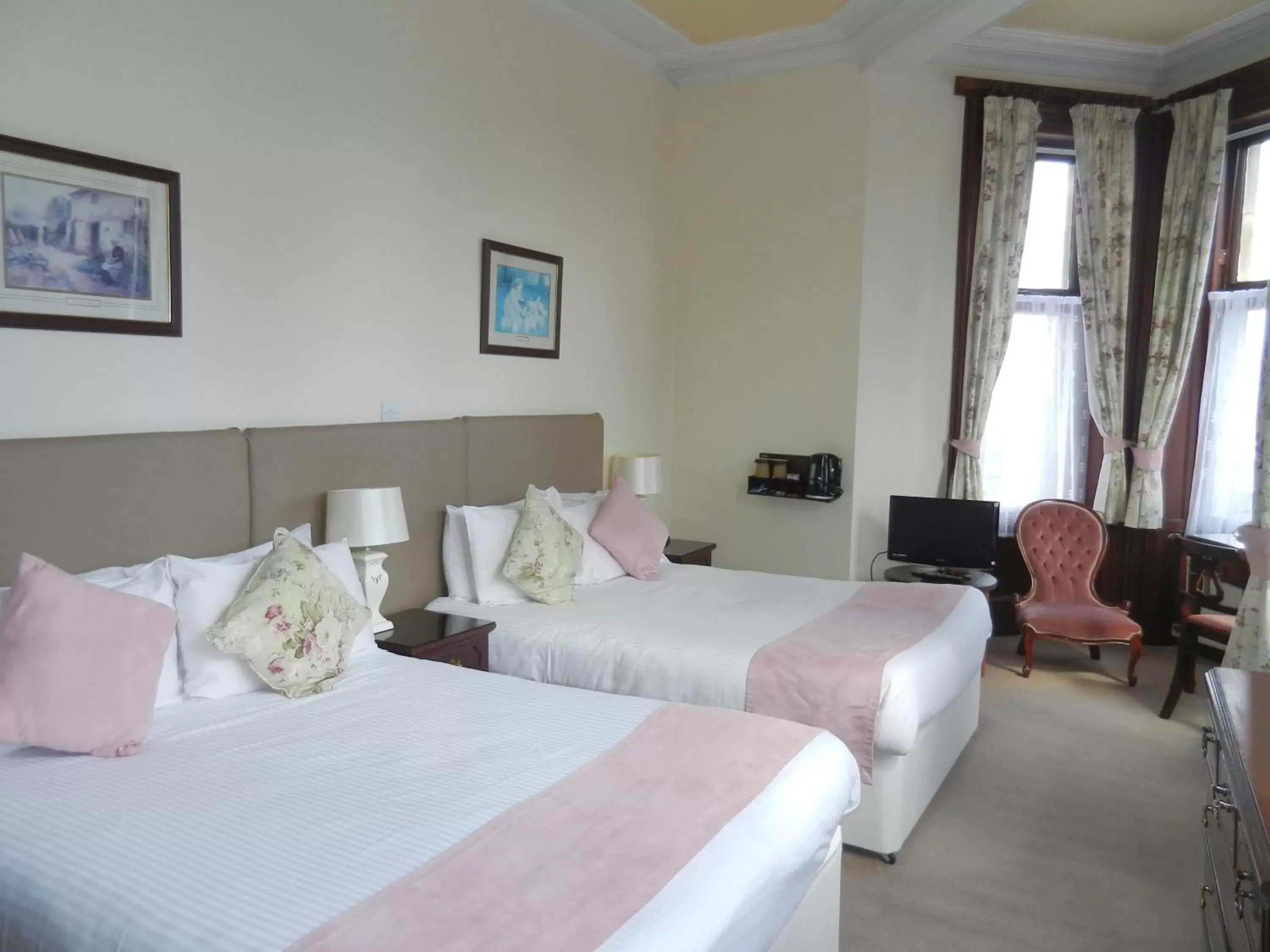 Standard Twin Room in Morangie Hotel Tain Standard Twin Room in Morangie Hotel Tain