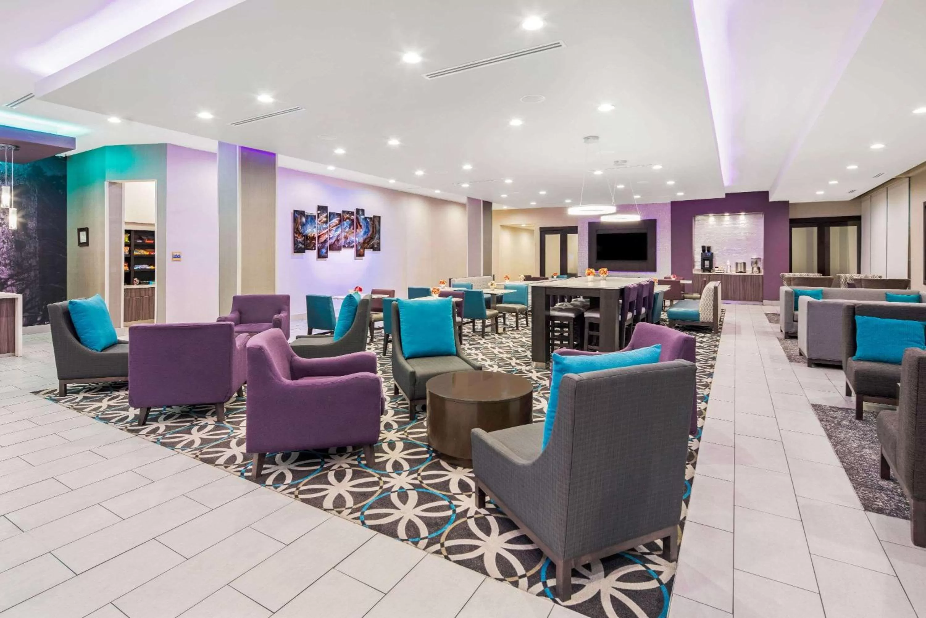 Lobby or reception in La Quinta by Wyndham McAllen La Plaza Mall