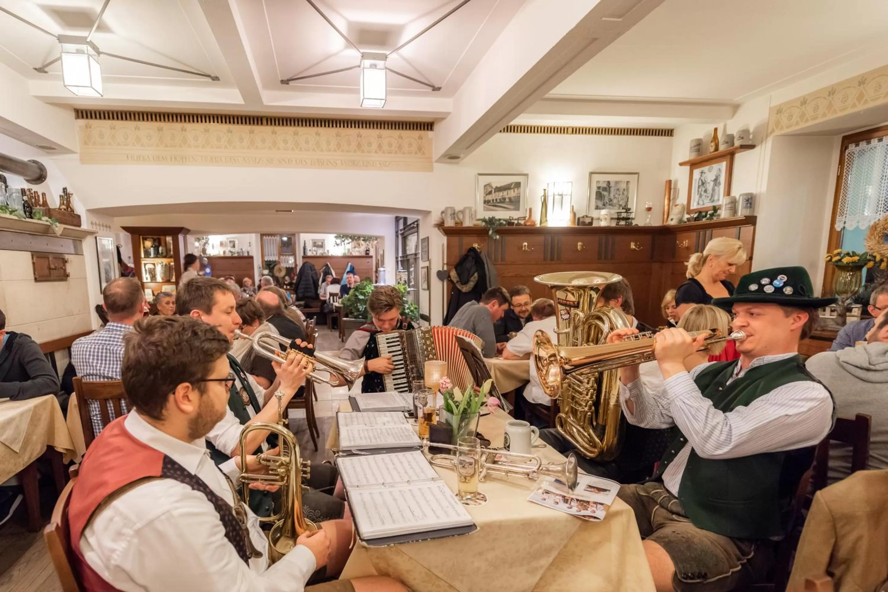 Restaurant/places to eat in Sperber Bräu - 3-Sterne-Superior Hotel mit Gasthof und eigener Brauerei - kein Ruhetag