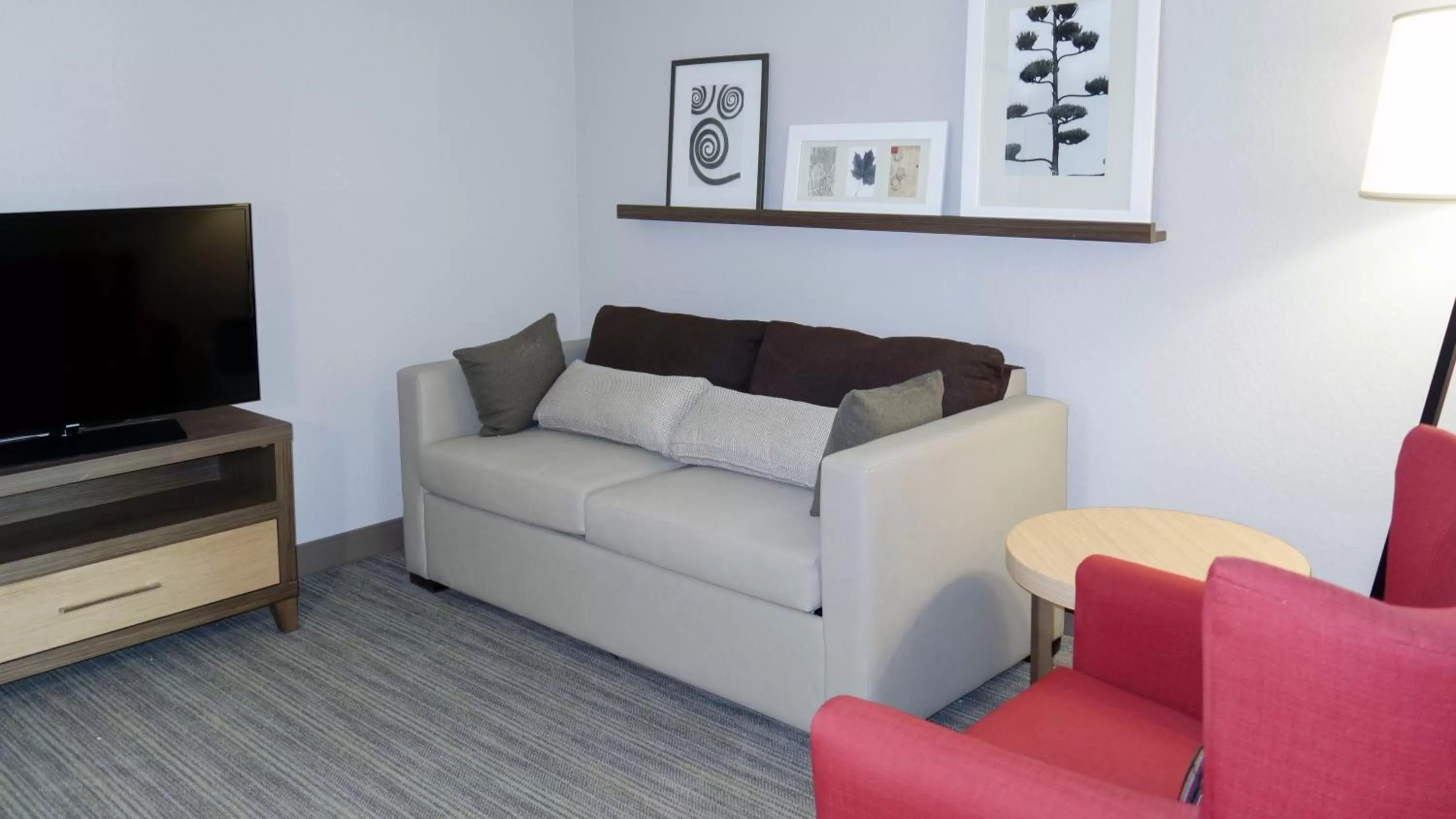 Seating area in Country Inn & Suites by Radisson, New Braunfels, TX