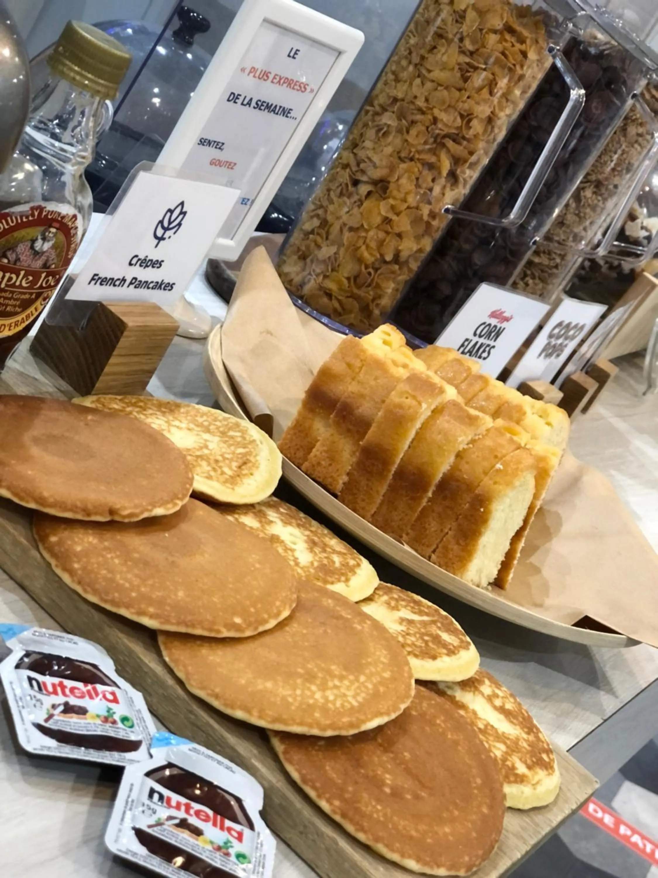 Restaurant/places to eat in Holiday Inn Express Paris - Velizy by IHG