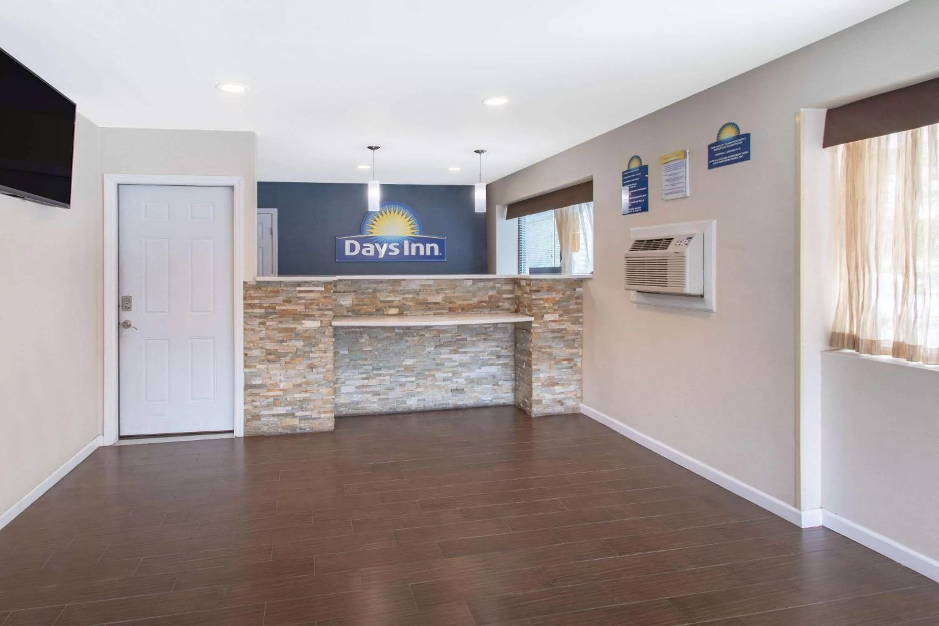 Lobby or reception in Days Inn by Wyndham Elmsford