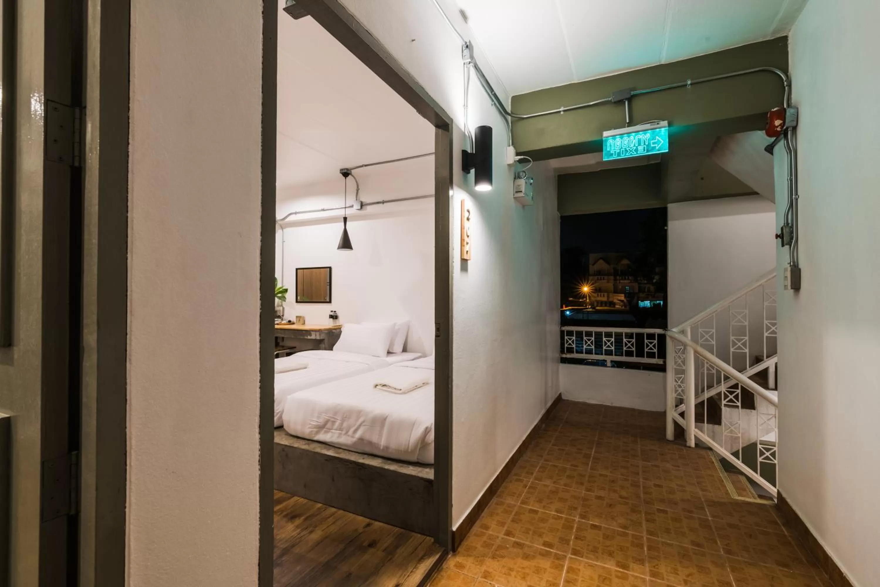 Bed in Your Space Hotel Prasingh