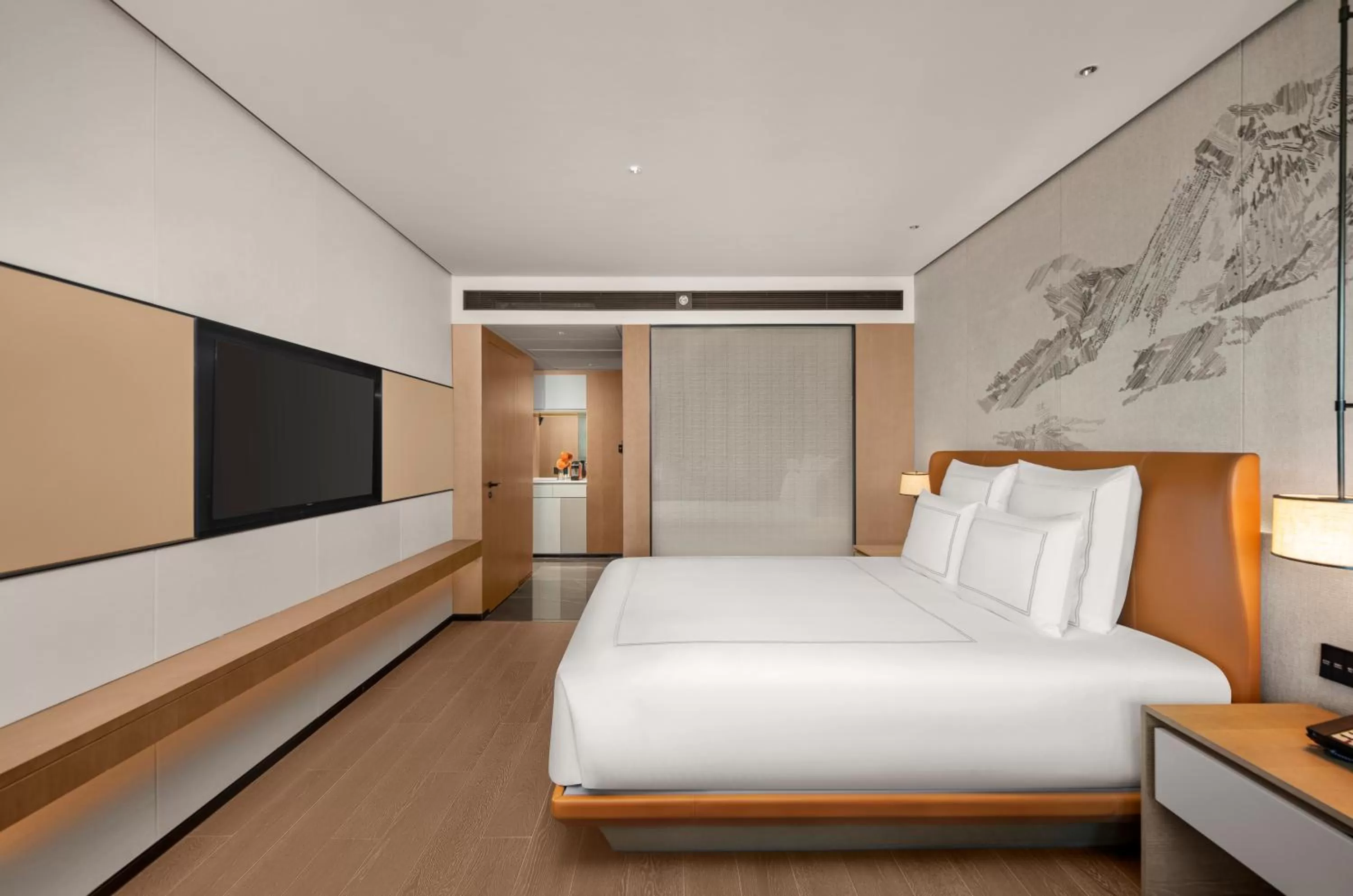 Photo of the whole room, Bed in Swissotel Beijing Hong Kong Macau Center