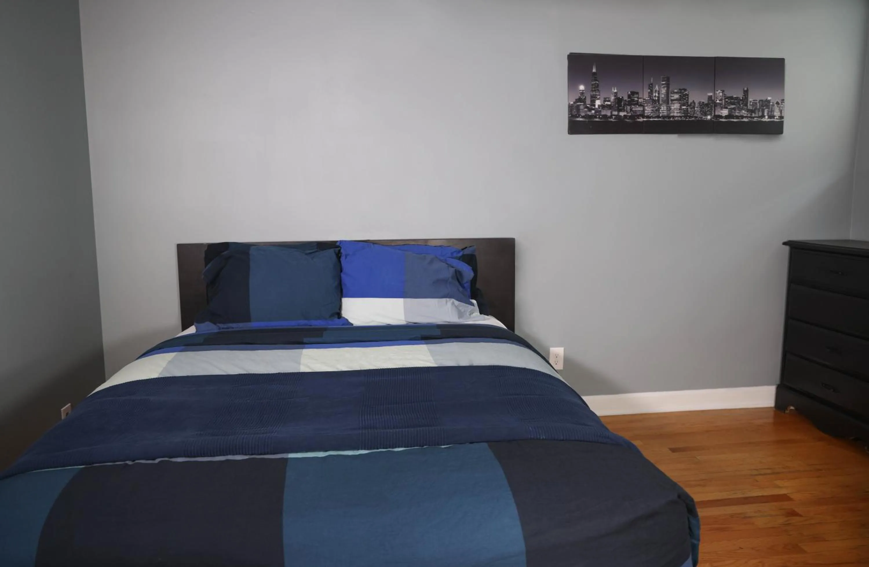 Bedroom, Bed in Wrigley Hostel - Chicago