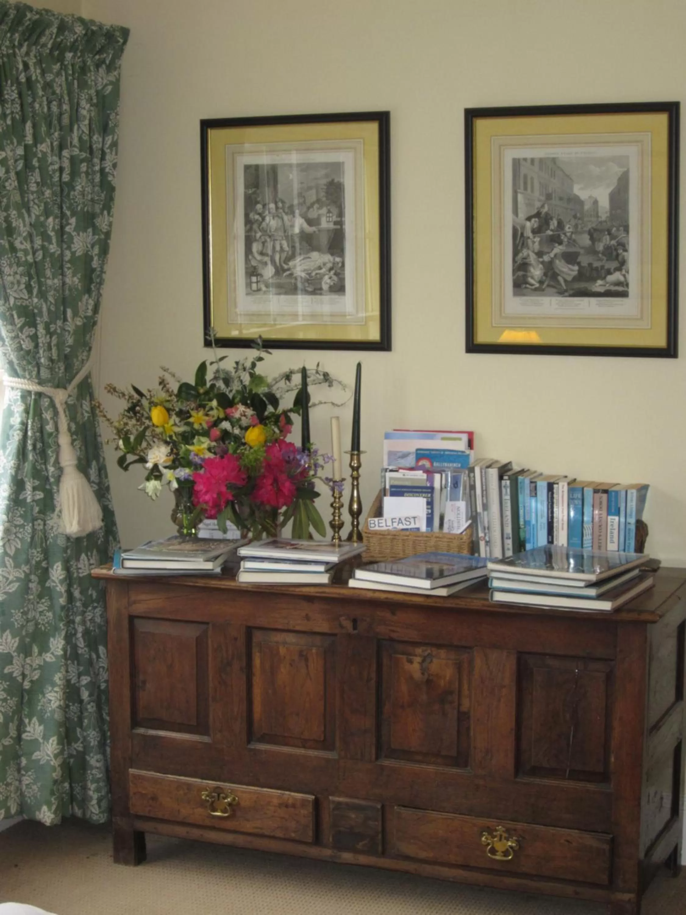 Library in Ballymote Country House