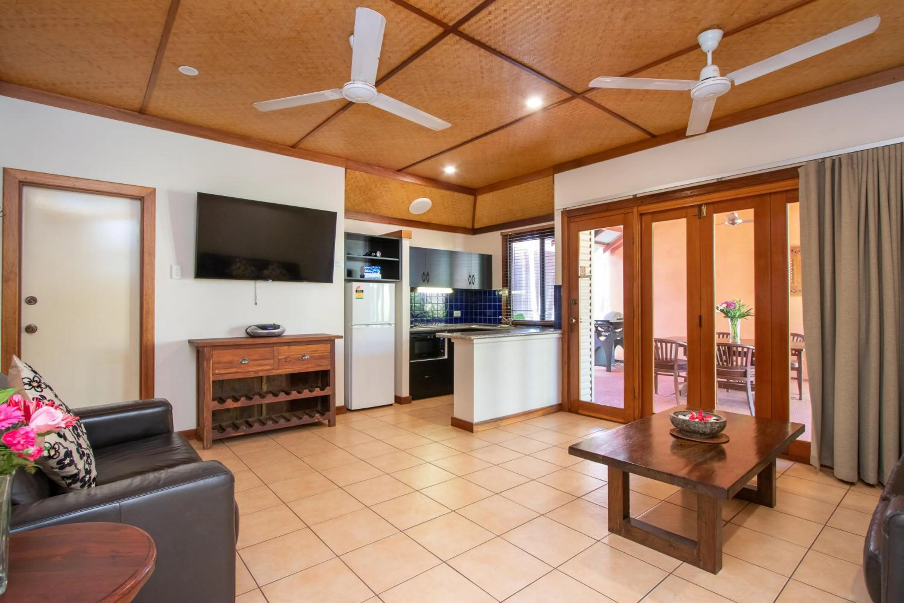 TV and multimedia in Bali Hai Resort & Spa