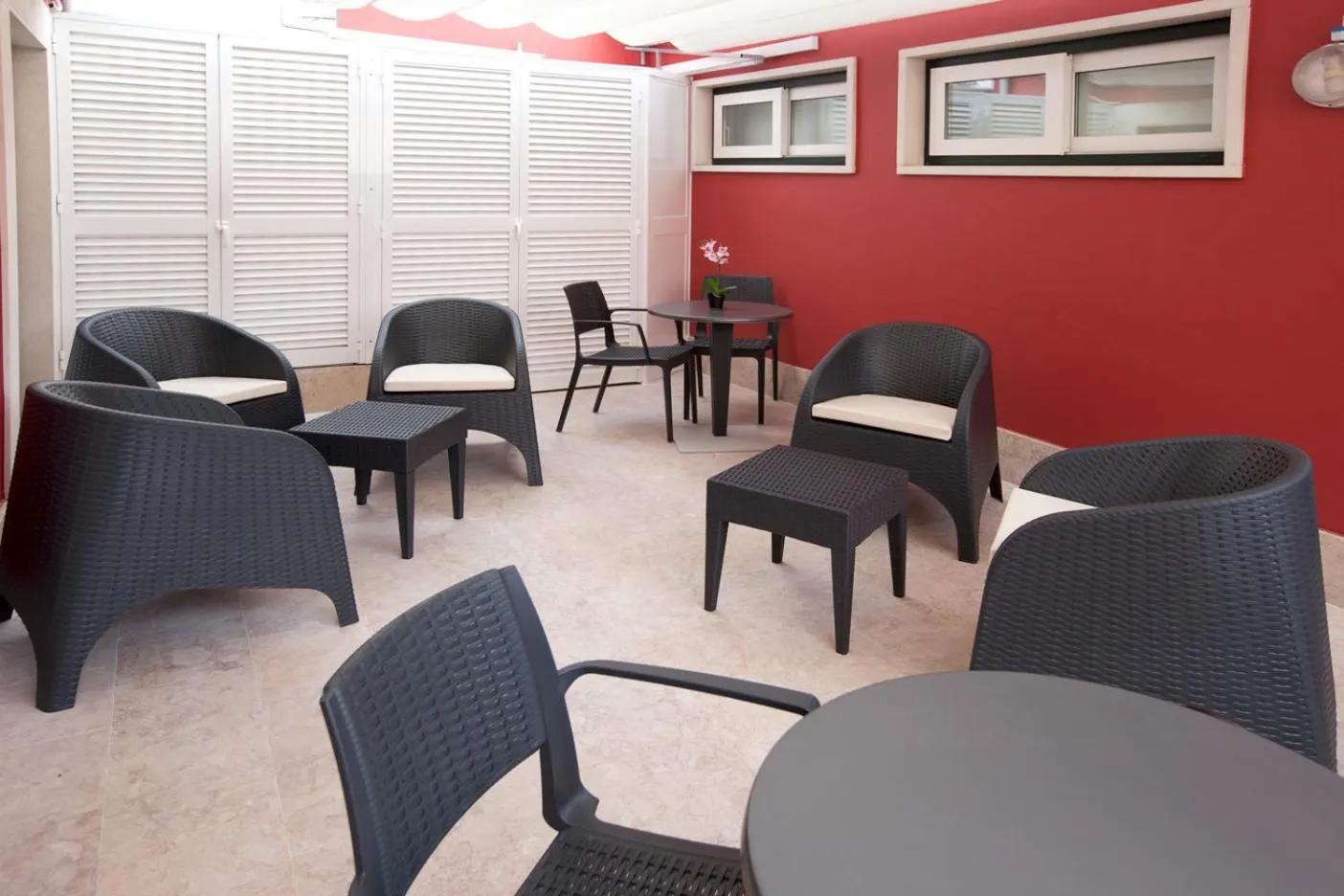 Famous Crows Lisbon Suites