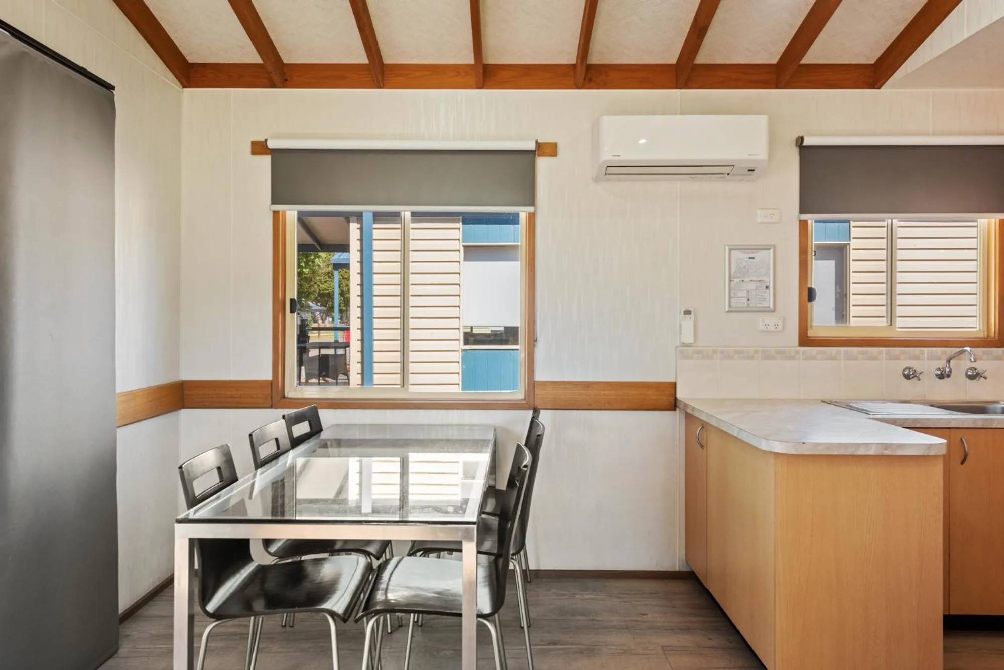 Dining area in Discovery Parks - Maidens Inn Moama