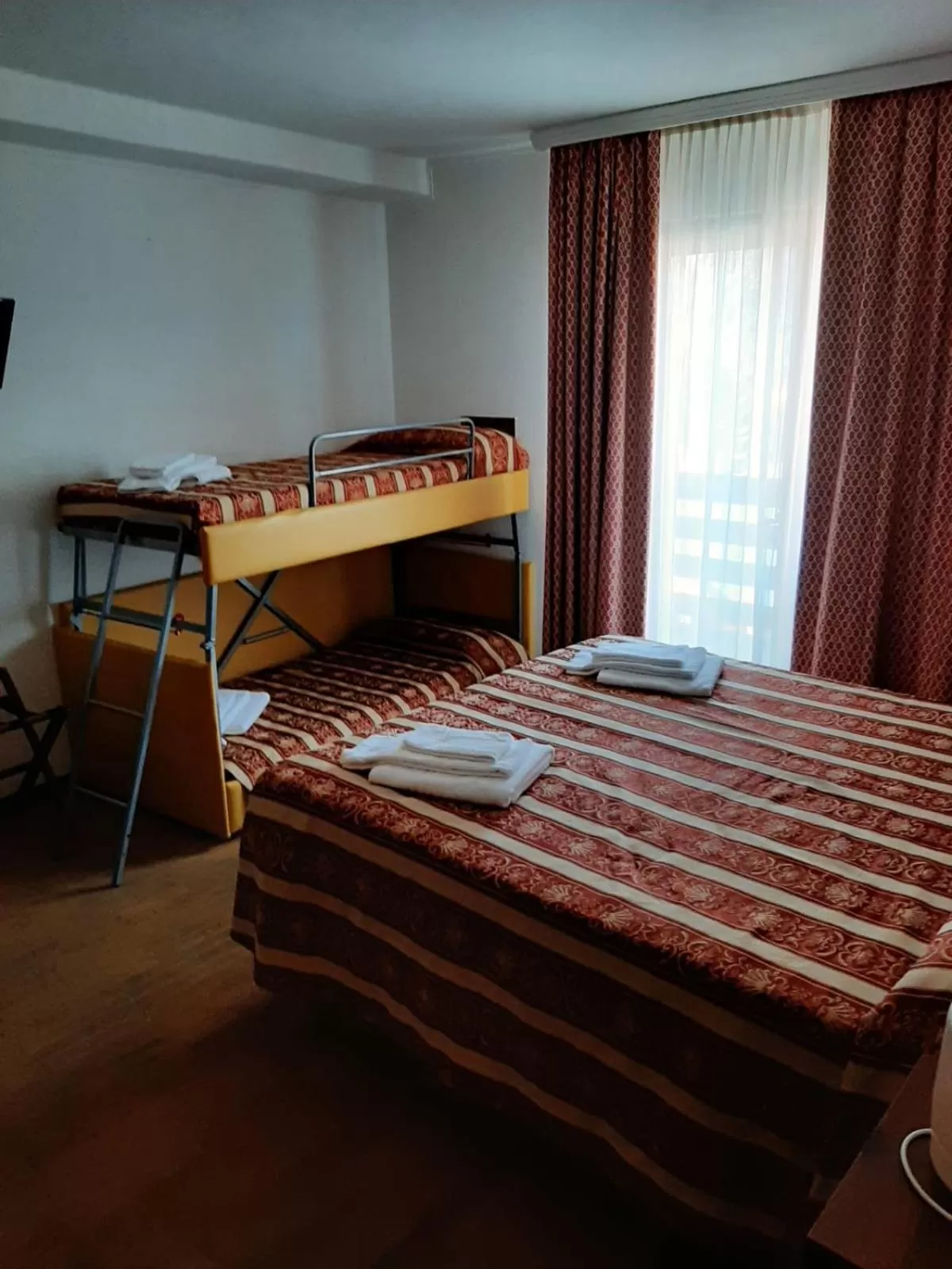 Bed in HG Hotel Italia