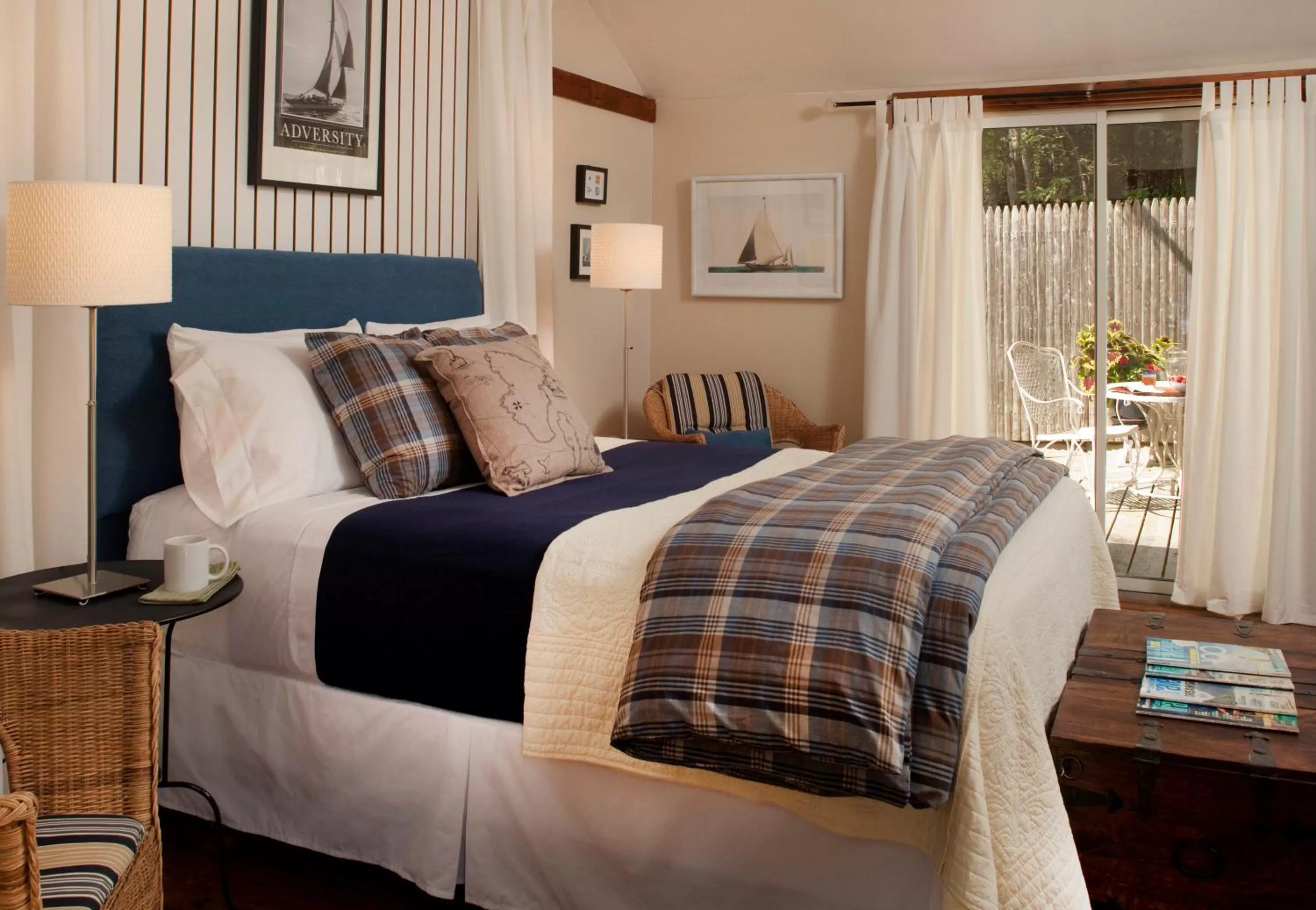 Photo of the whole room, Bed in Abbey's Lantern Hill Inn