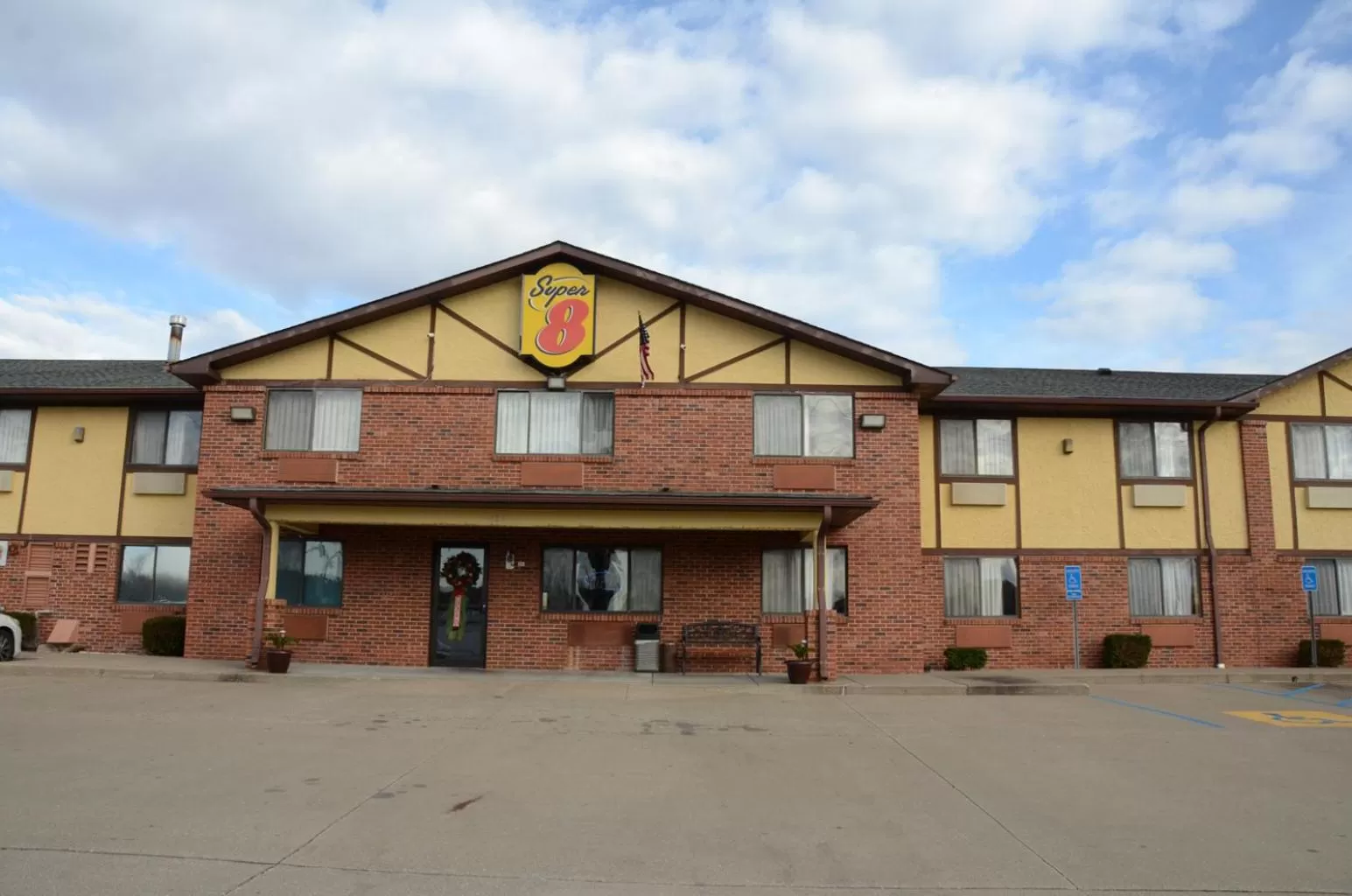 Property building in Super 8 by Wyndham Warrenton