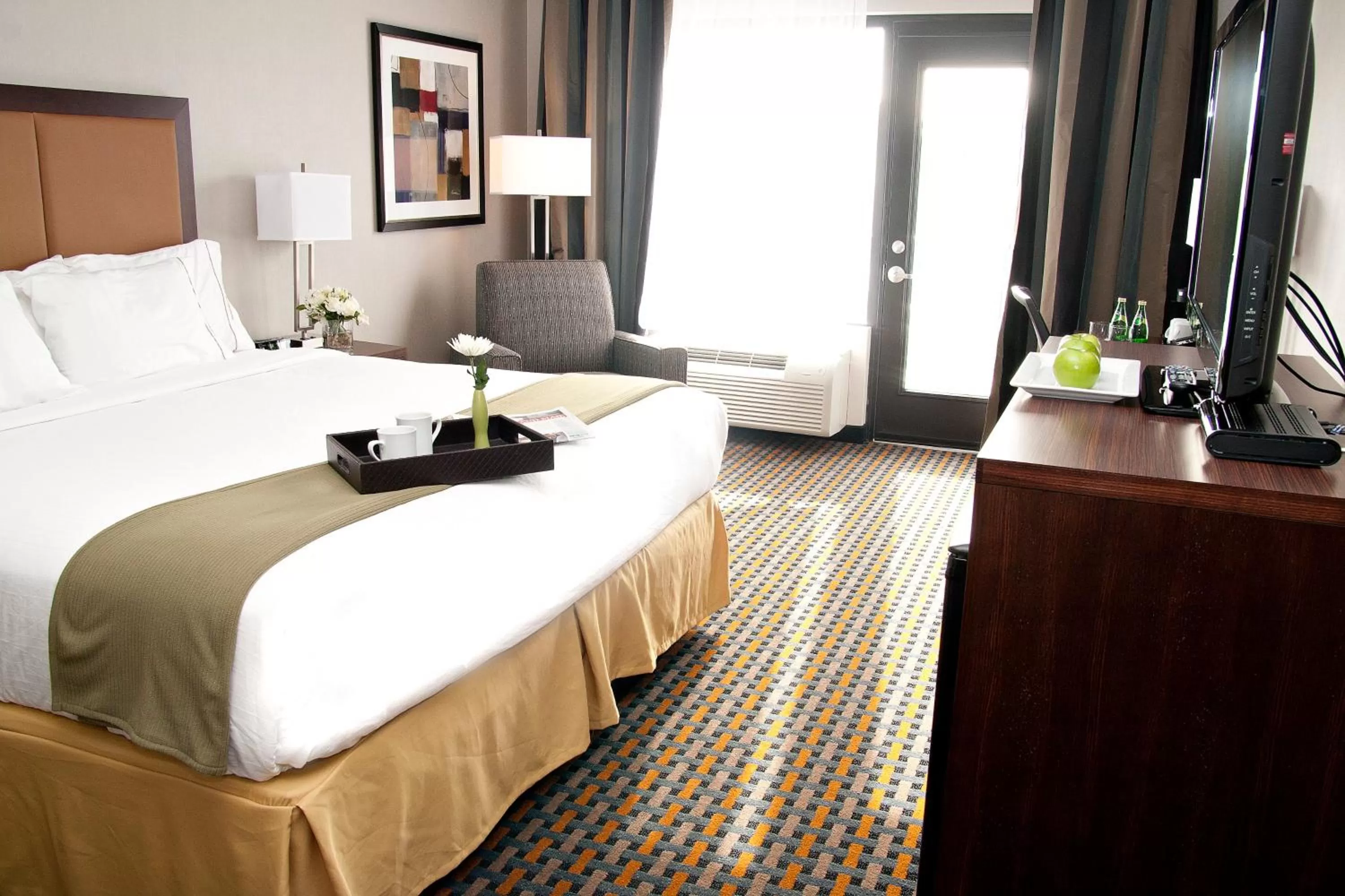 Photo of the whole room, Bed in Holiday Inn Express Pembroke by IHG