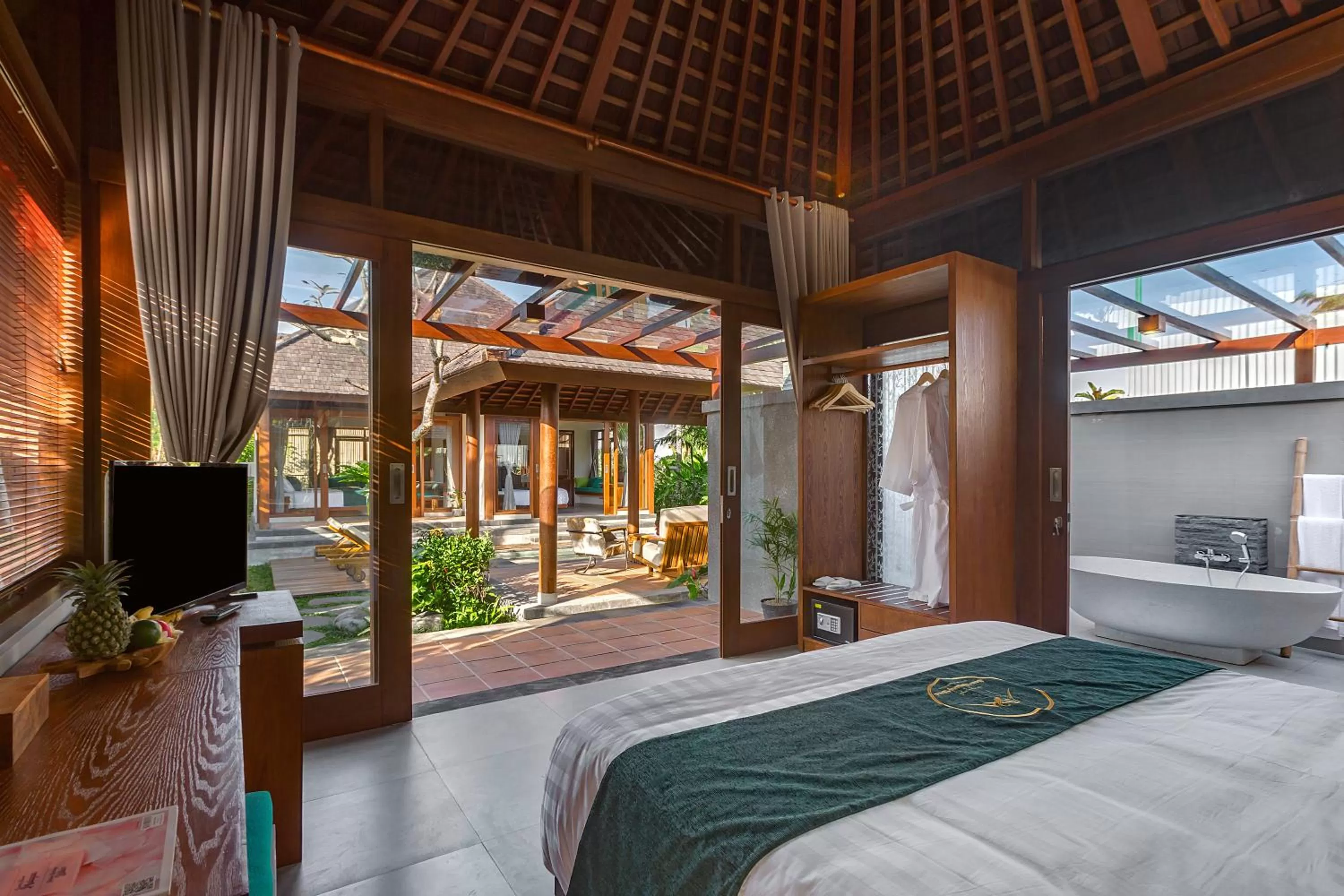 Photo of the whole room, Bed in Alam Wayang Ubud - CHSE Certified