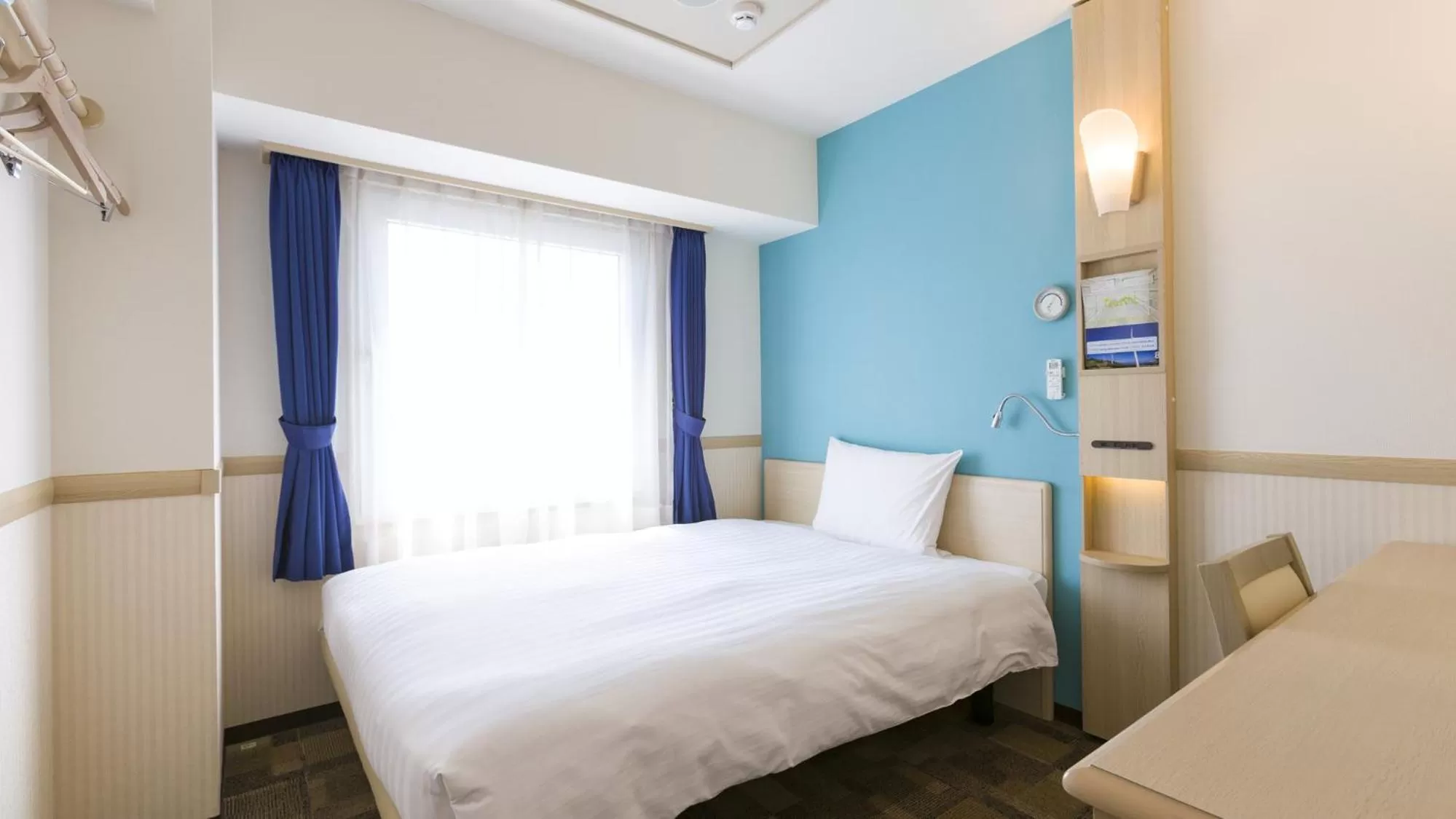 Bedroom, Bed in Toyoko Inn Tokyo Keihin Tohoku sen Oji eki Kita guchi