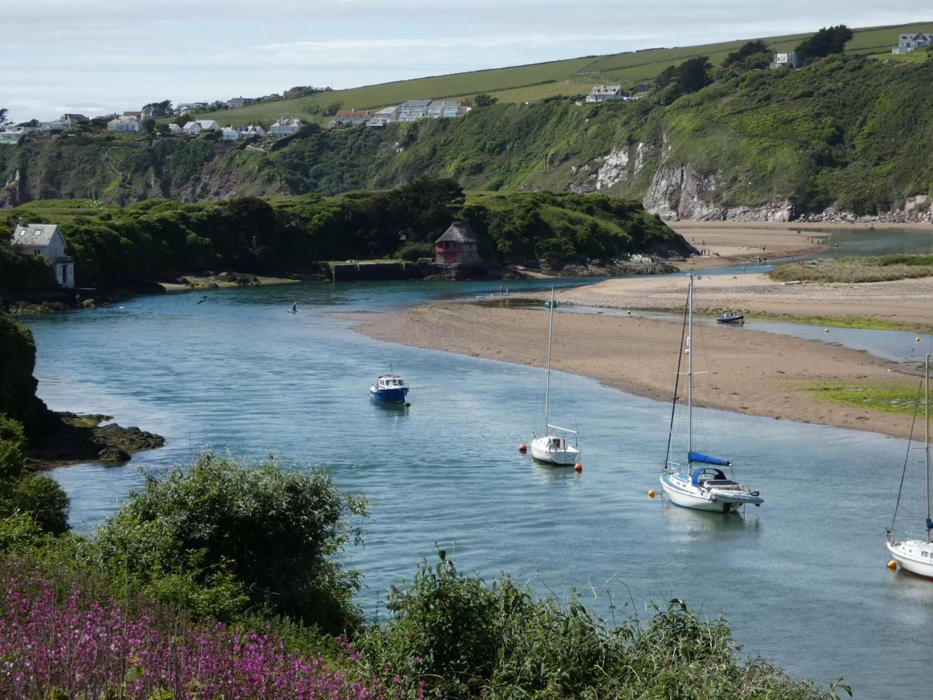 Neighbourhood in The Sloop Inn
