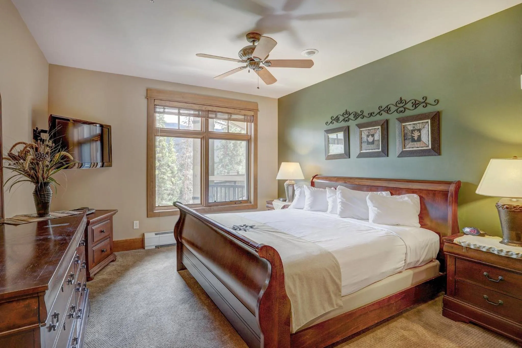 Photo of the whole room, Bed in Timbers & Lone Eagle by Keystone Resort