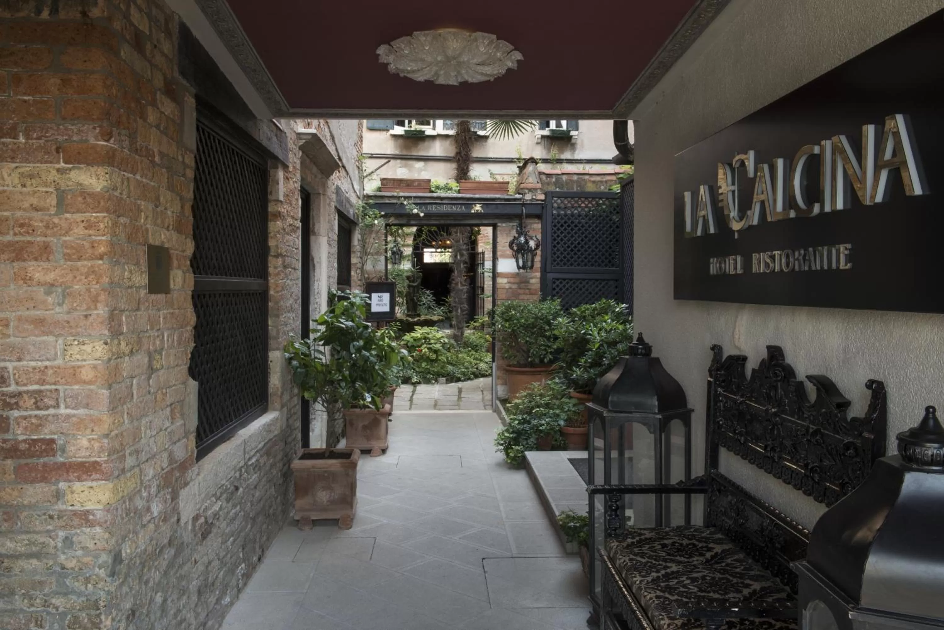 Facade/entrance in Hotel La Calcina