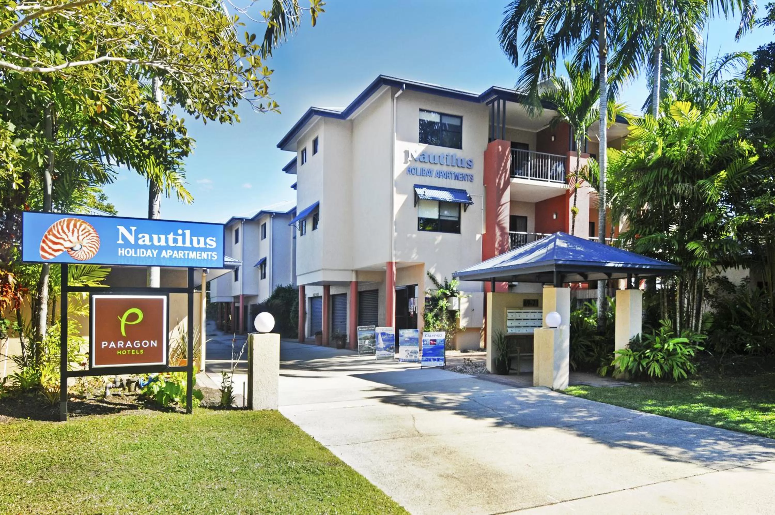 Property building in Nautilus Holiday Apartments