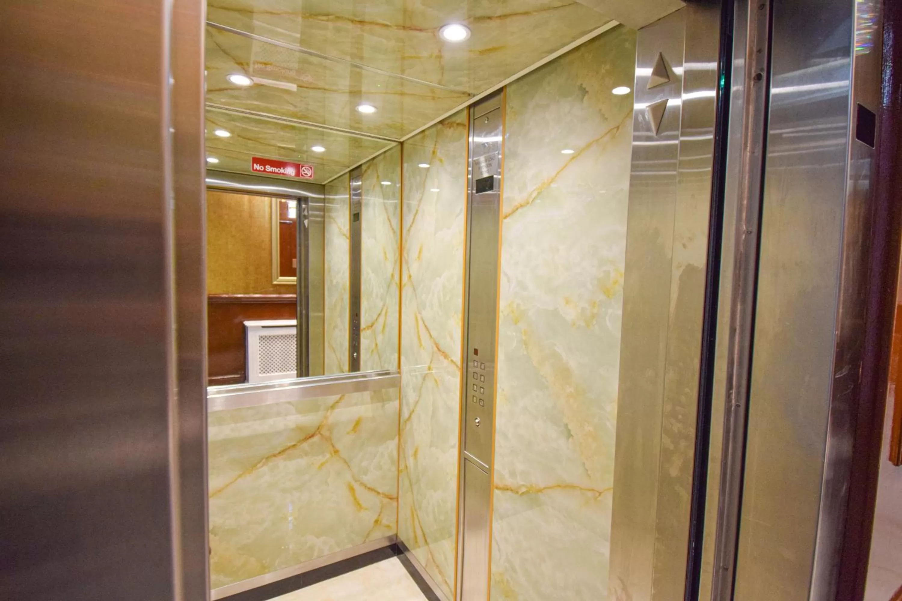 Pembridge Palace Hotel