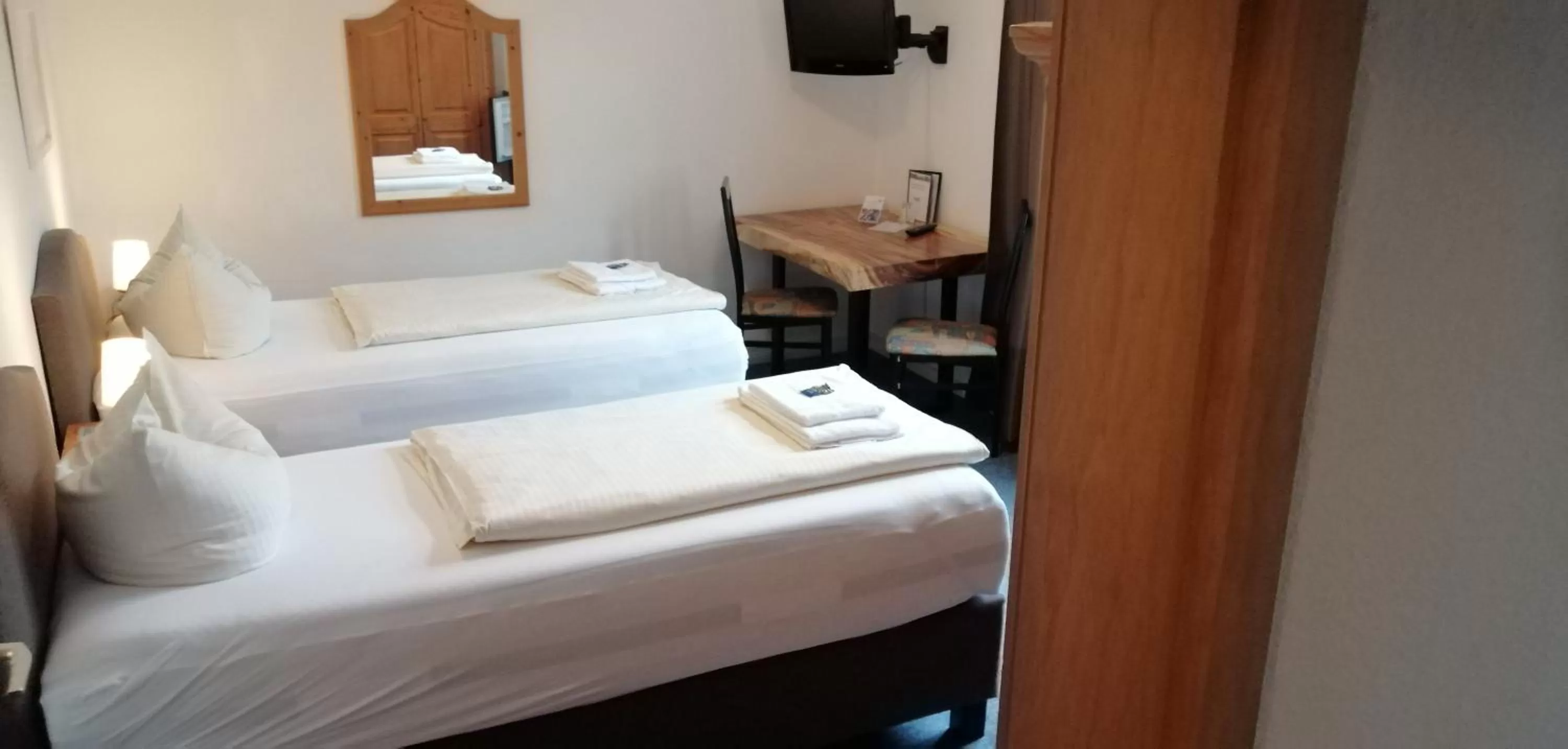 Bedroom, Bed in Hotel Holsteinische Schweiz am Dieksee