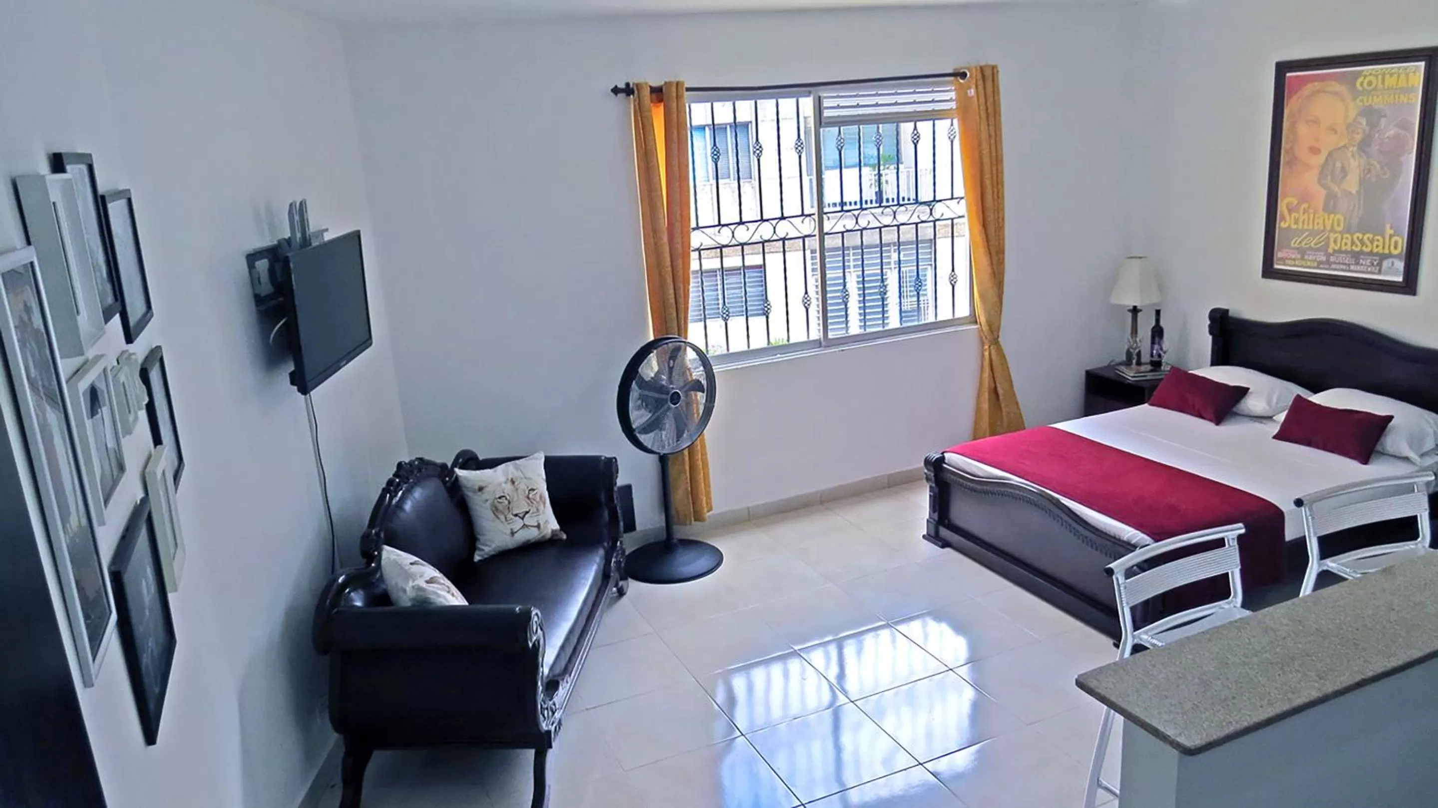 Photo of the whole room, Bed in Arco Apartasuites