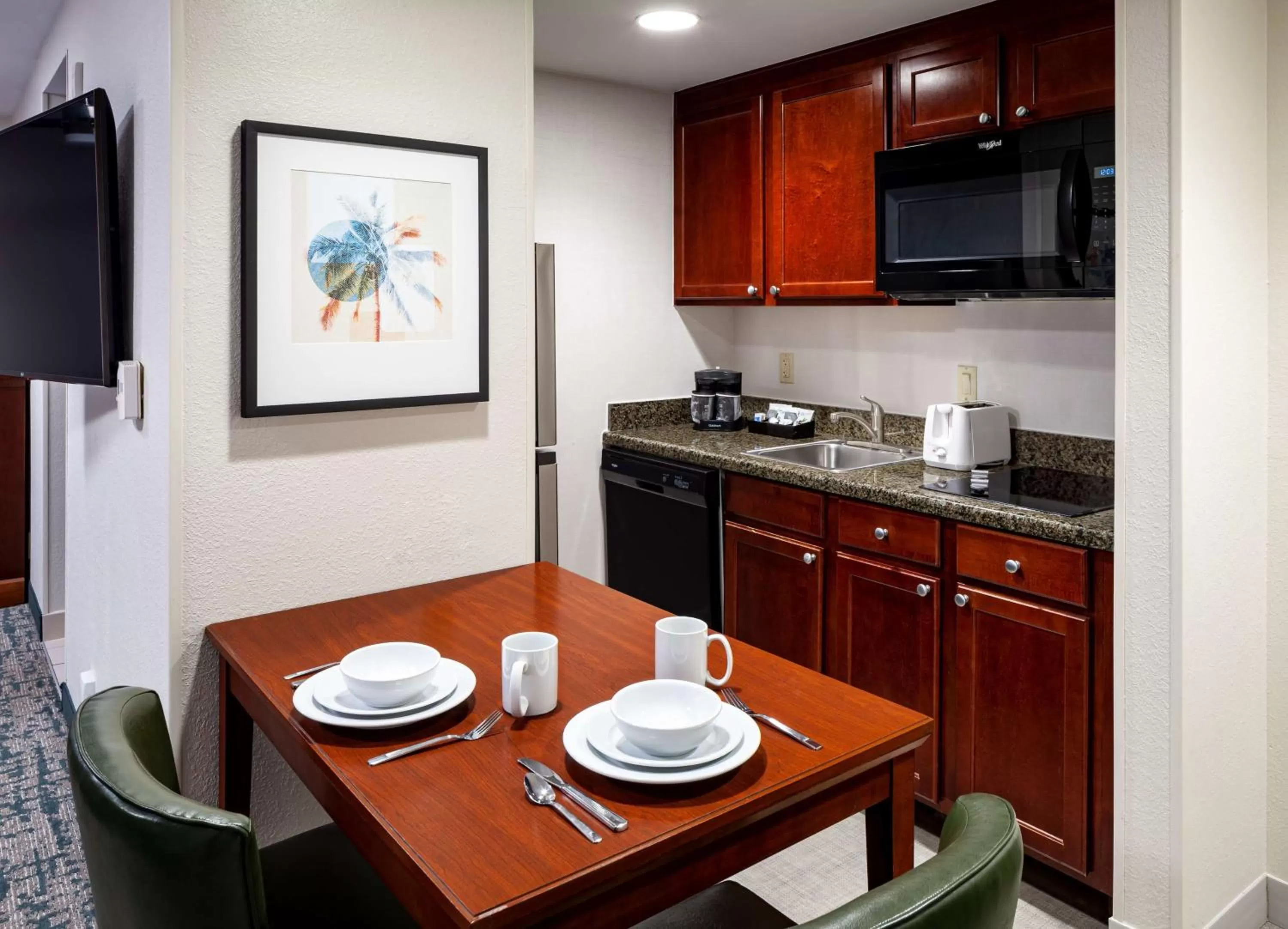 Kitchen or kitchenette in Homewood Suites by Hilton Jacksonville-South/St. Johns Ctr.