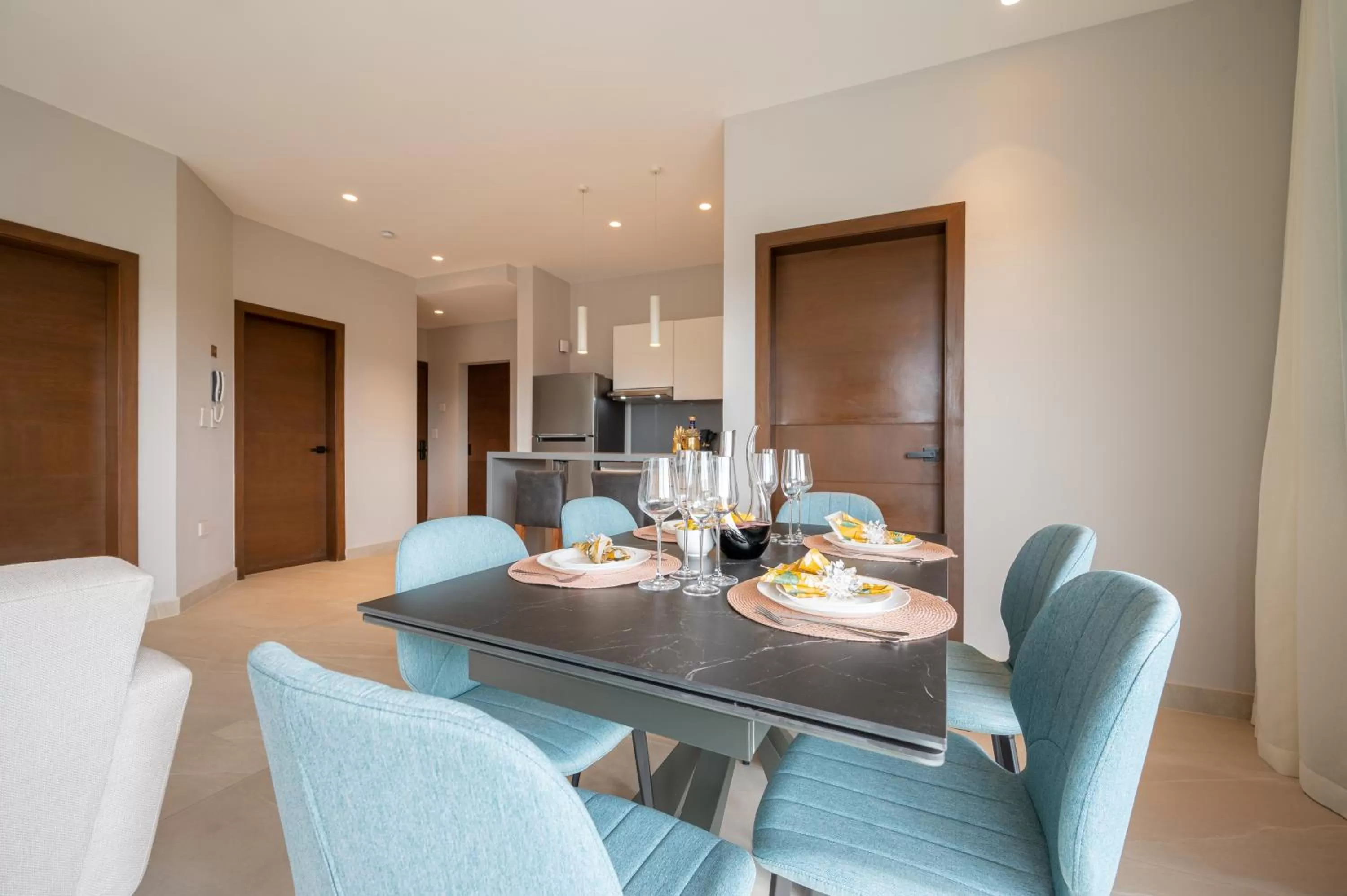 Dining area in Kippal - Modern Oasis - ApartHotel