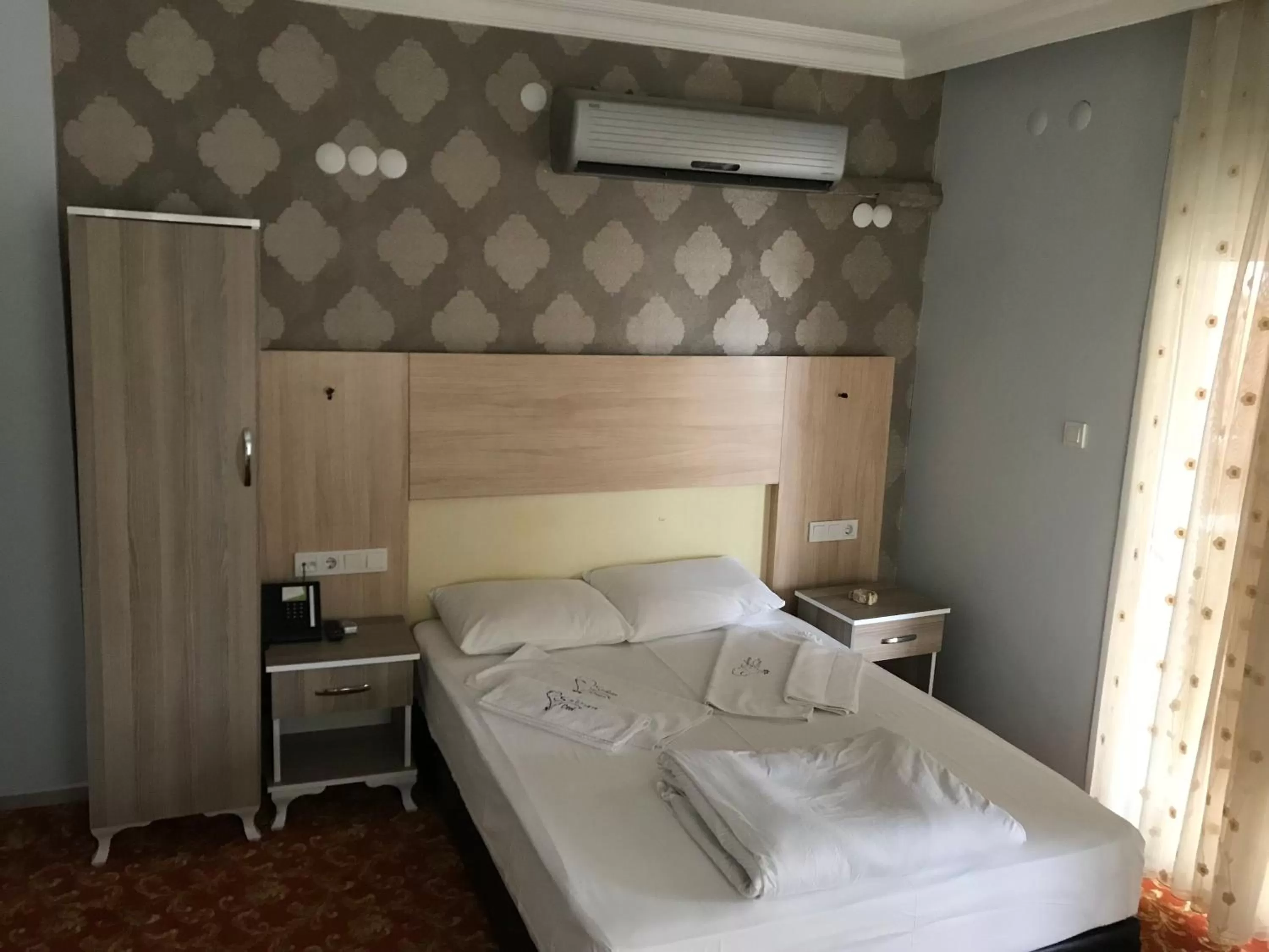 Photo of the whole room, Bed in Sakran Hotel