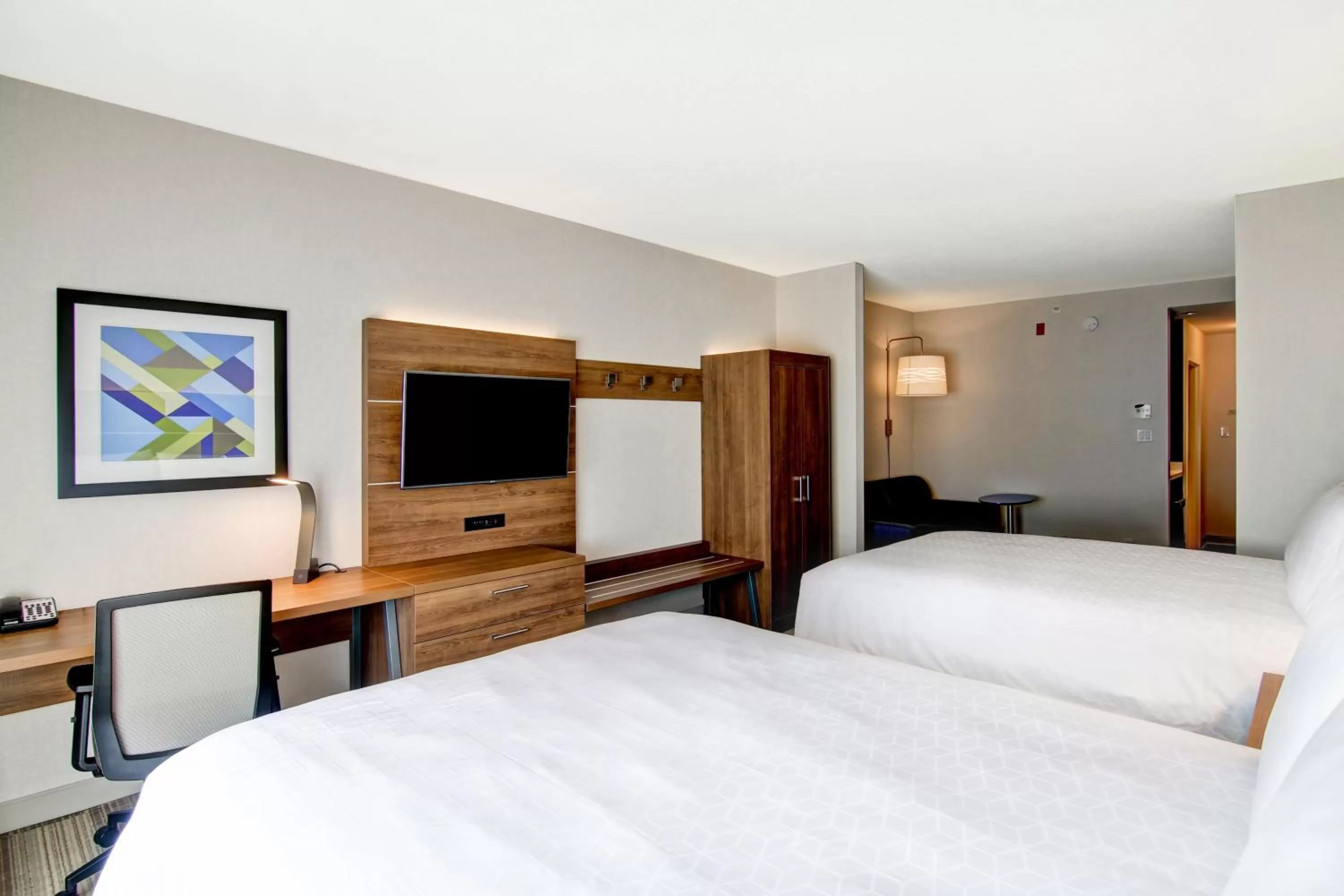 Photo of the whole room, Bed in Holiday Inn Express Hotel & Suites Toronto - Markham by IHG