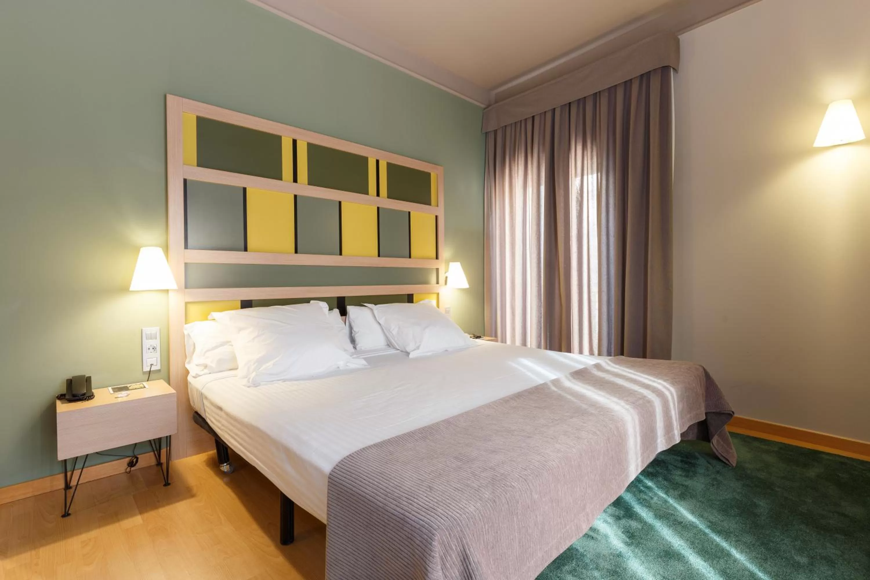 Photo of the whole room in Ciutat de Barcelona