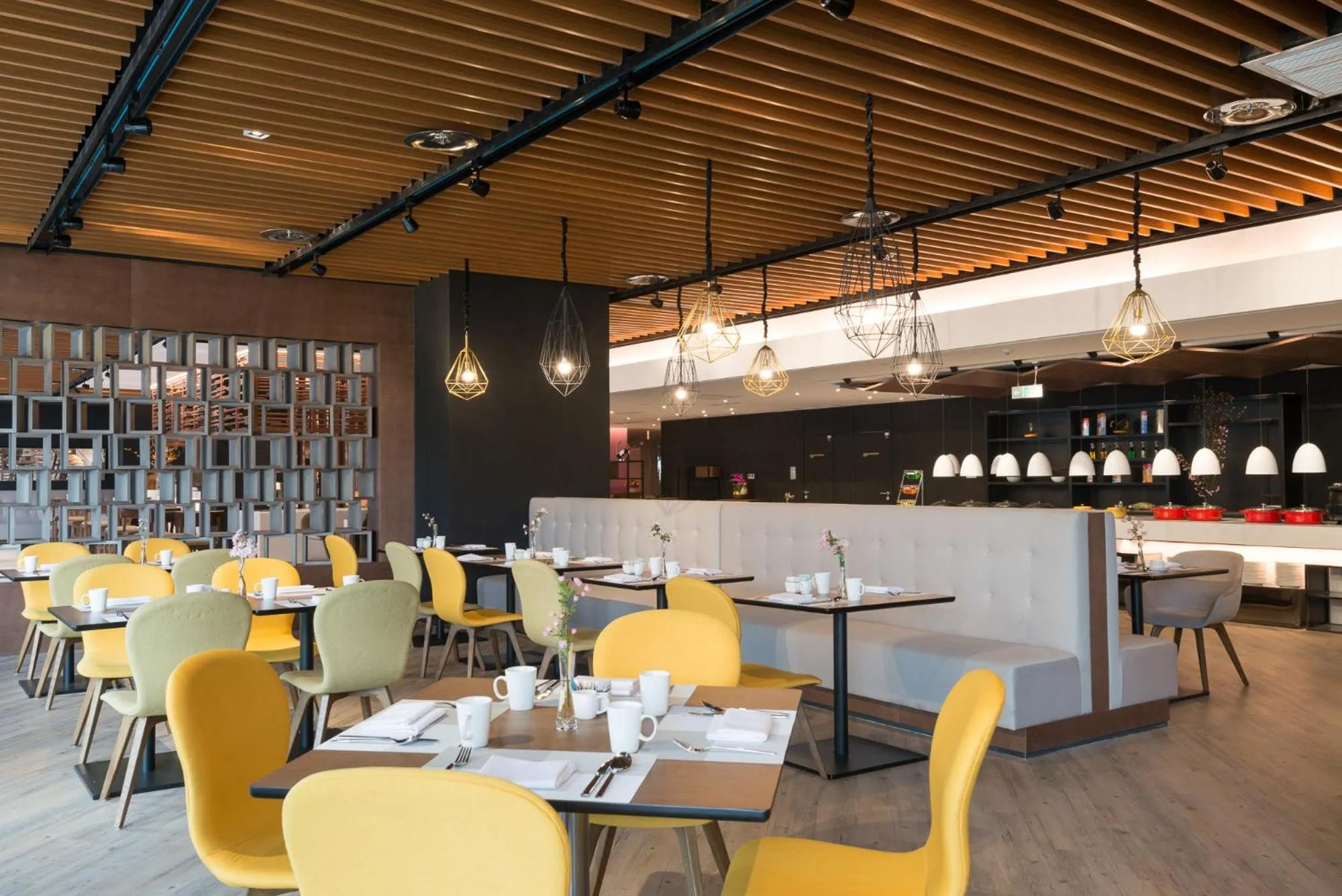 Restaurant/places to eat in INNSiDE by Meliá Zhengzhou