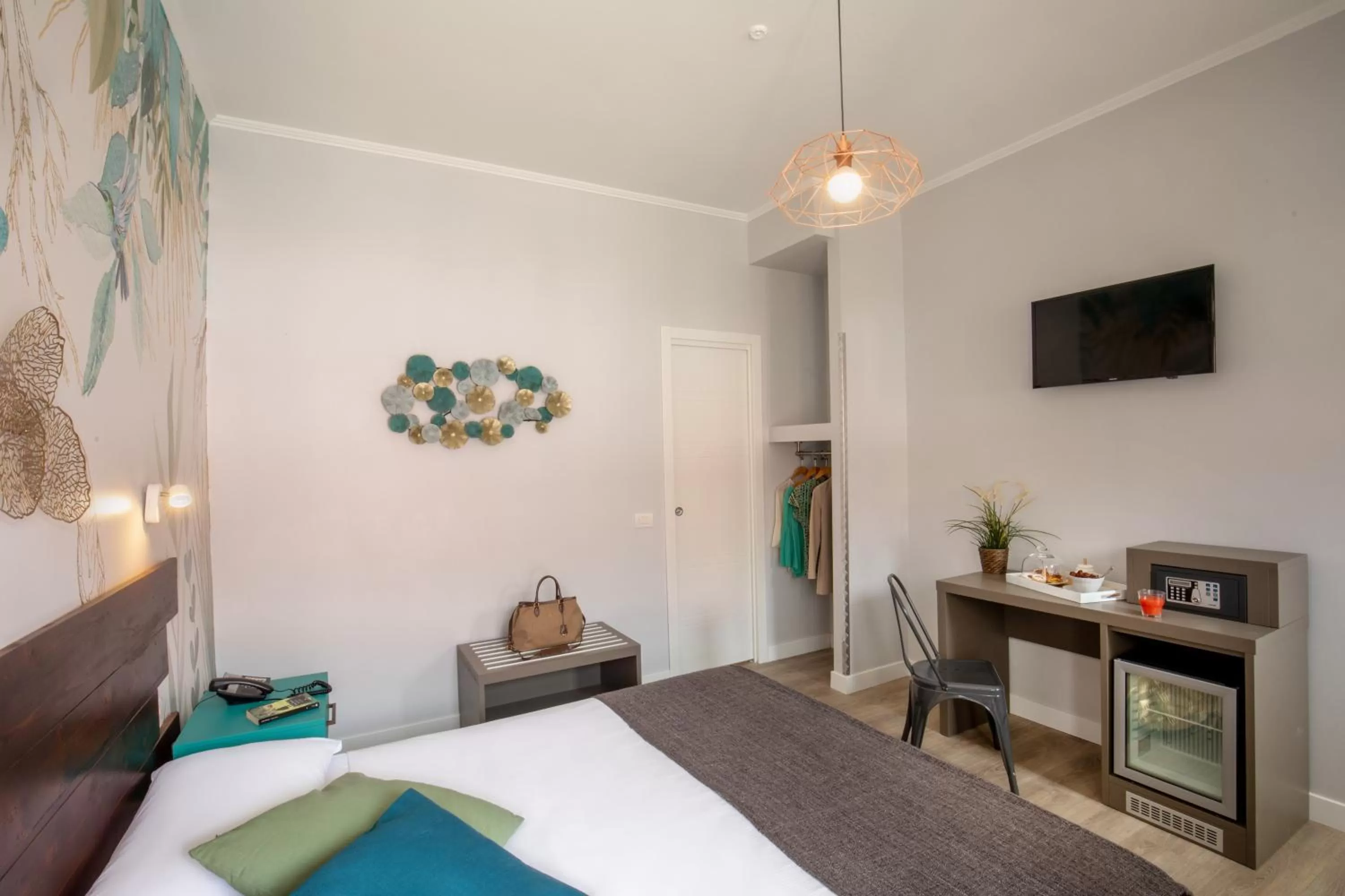 Bedroom, Bed in Urban Garden Hotel