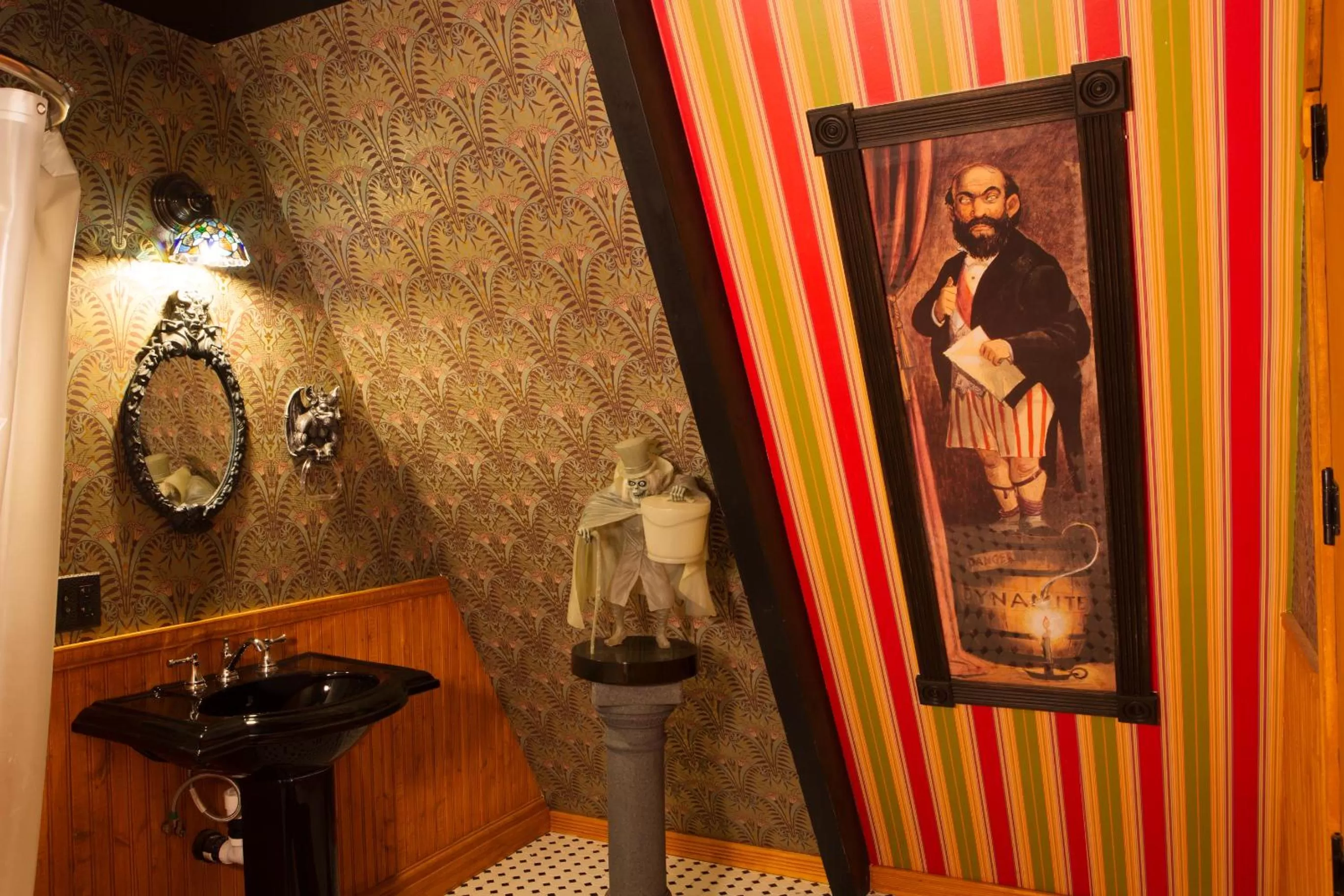 Hicksville Pines Chalets & Motel