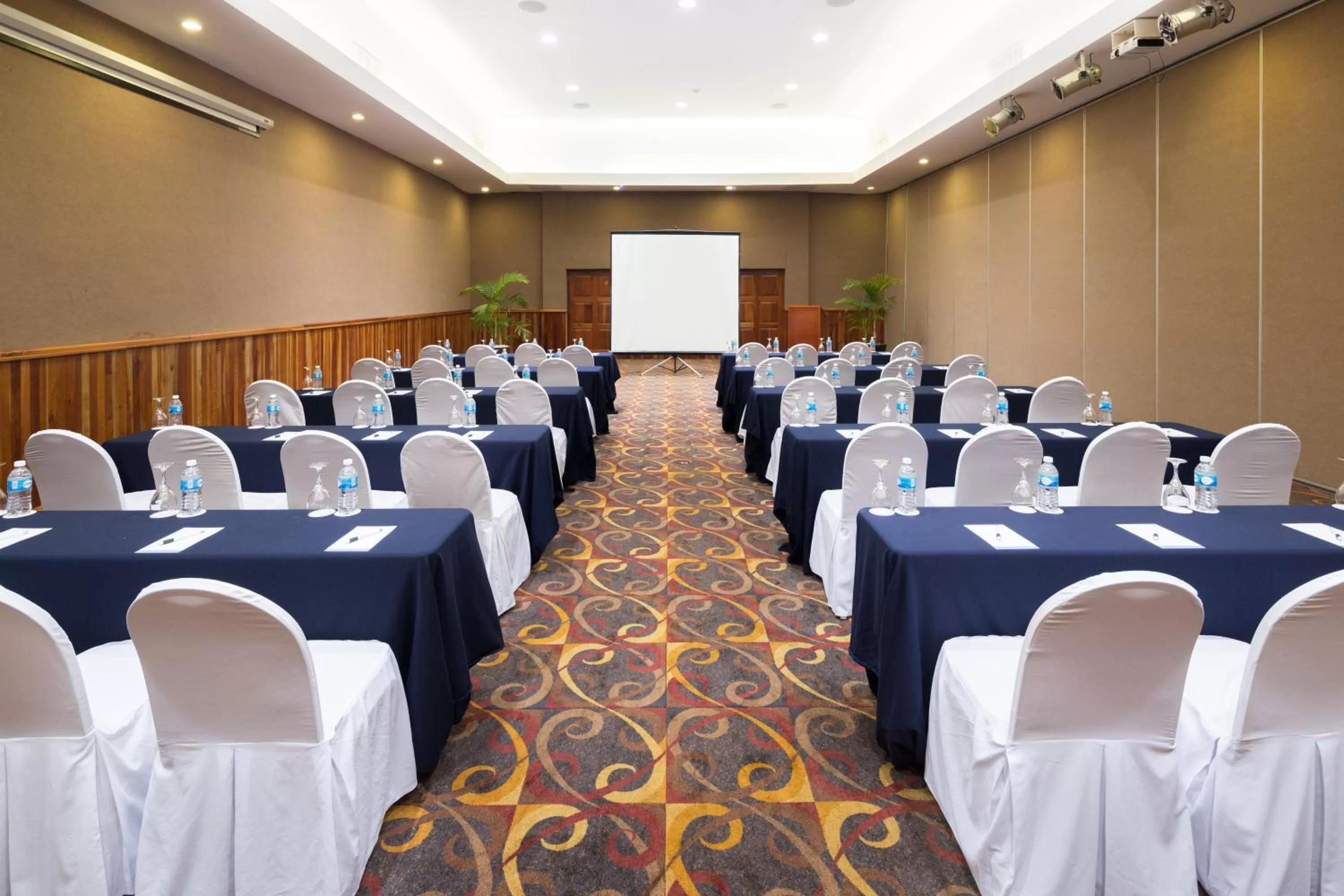 Business facilities in BlueBay Grand Esmeralda-All Inclusive