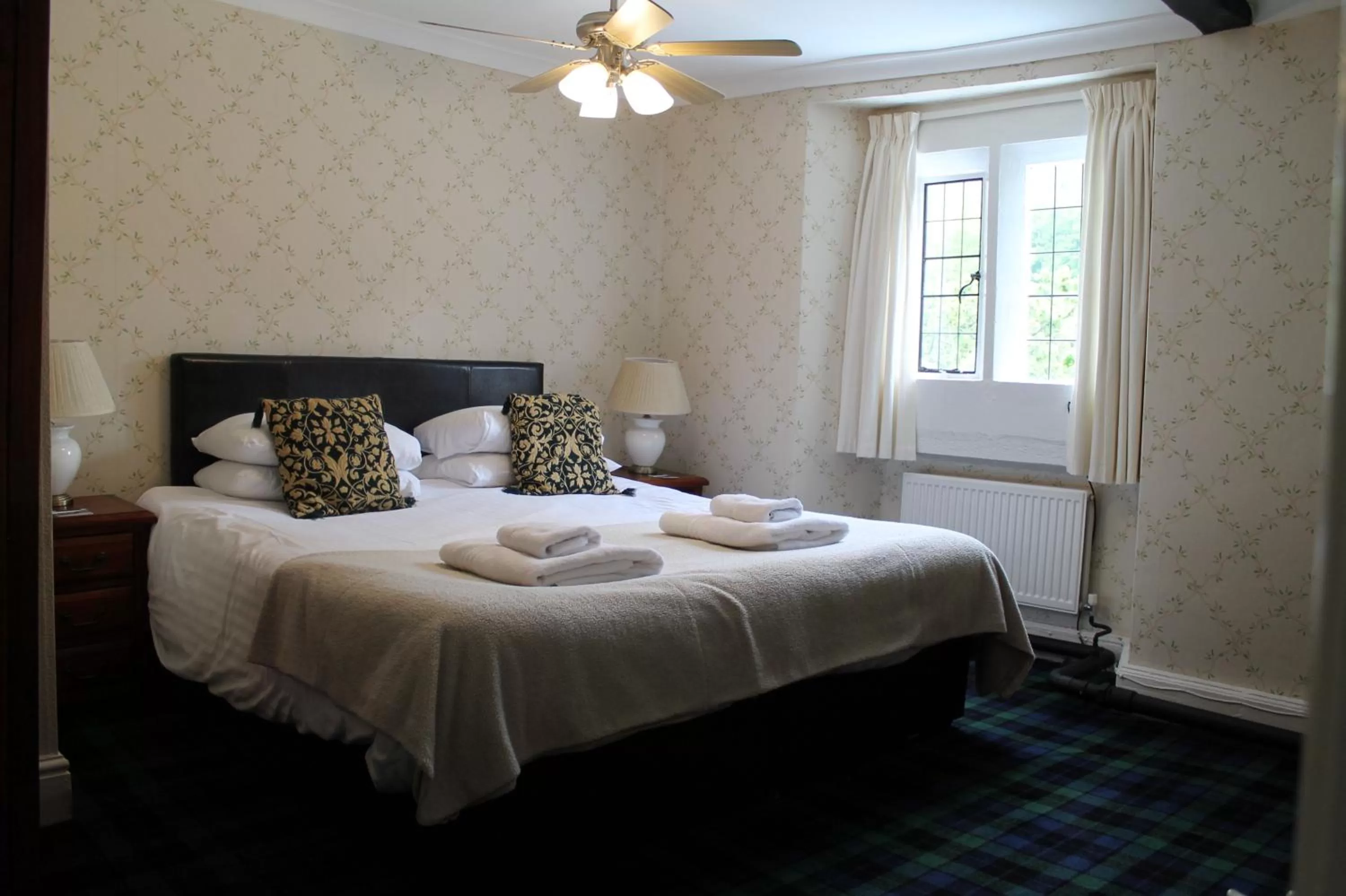 Photo of the whole room, Bed in Old Court Hotel & Apartments