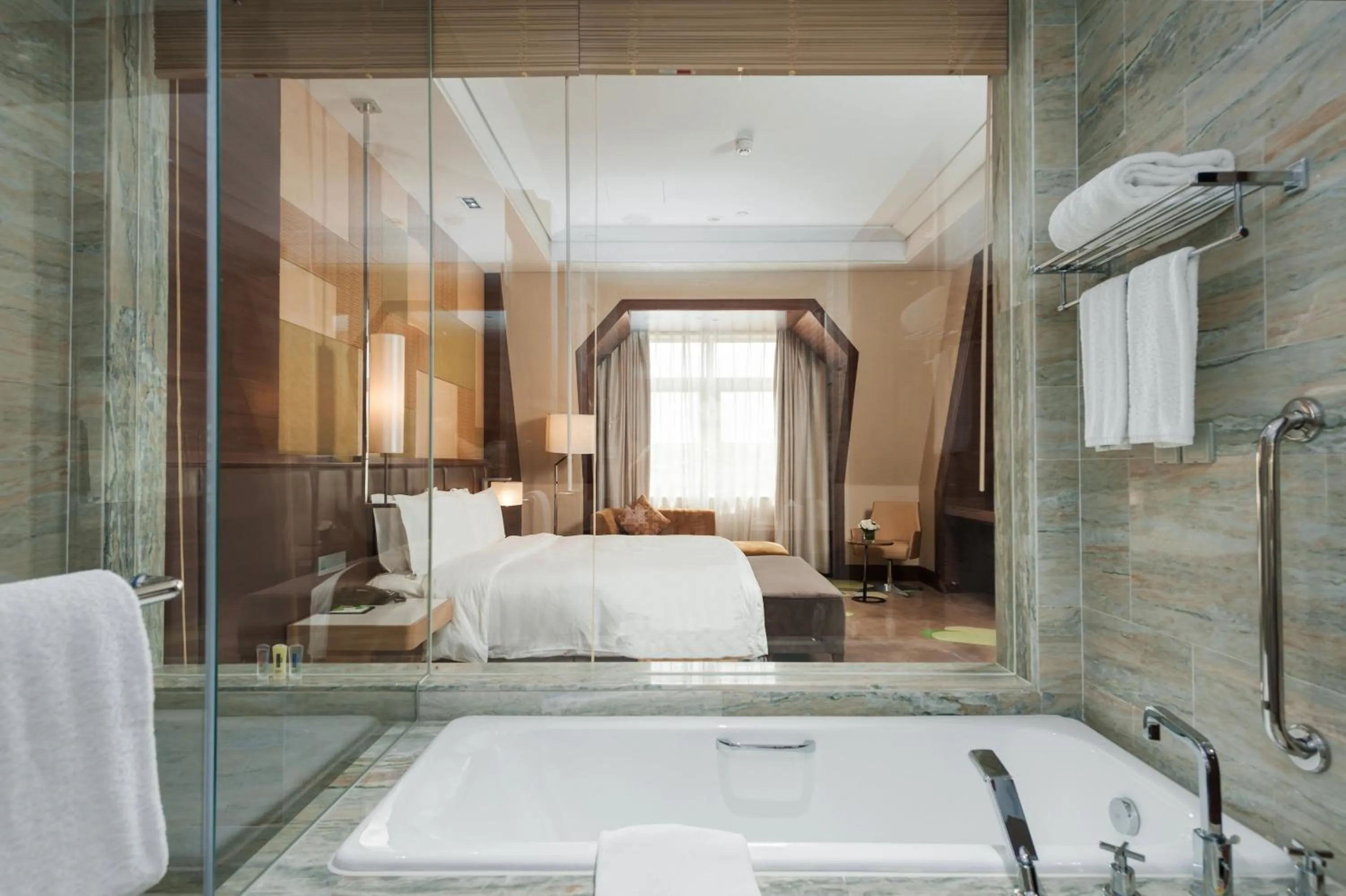 Photo of the whole room, Bed in Hai Tian Expo Hotel