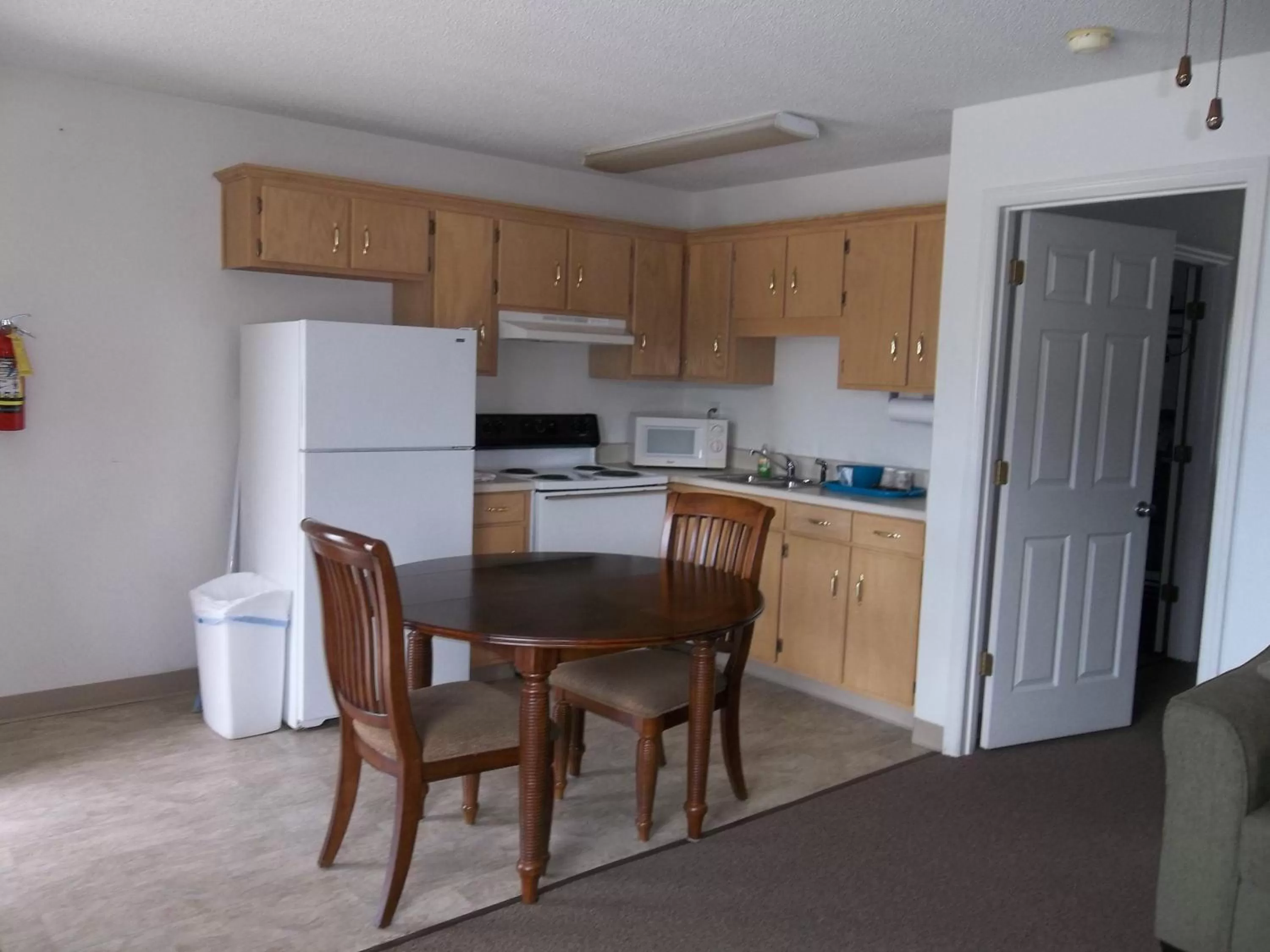 Kitchen or kitchenette in Douglas Inn & Suites, Blue Ridge, GA
