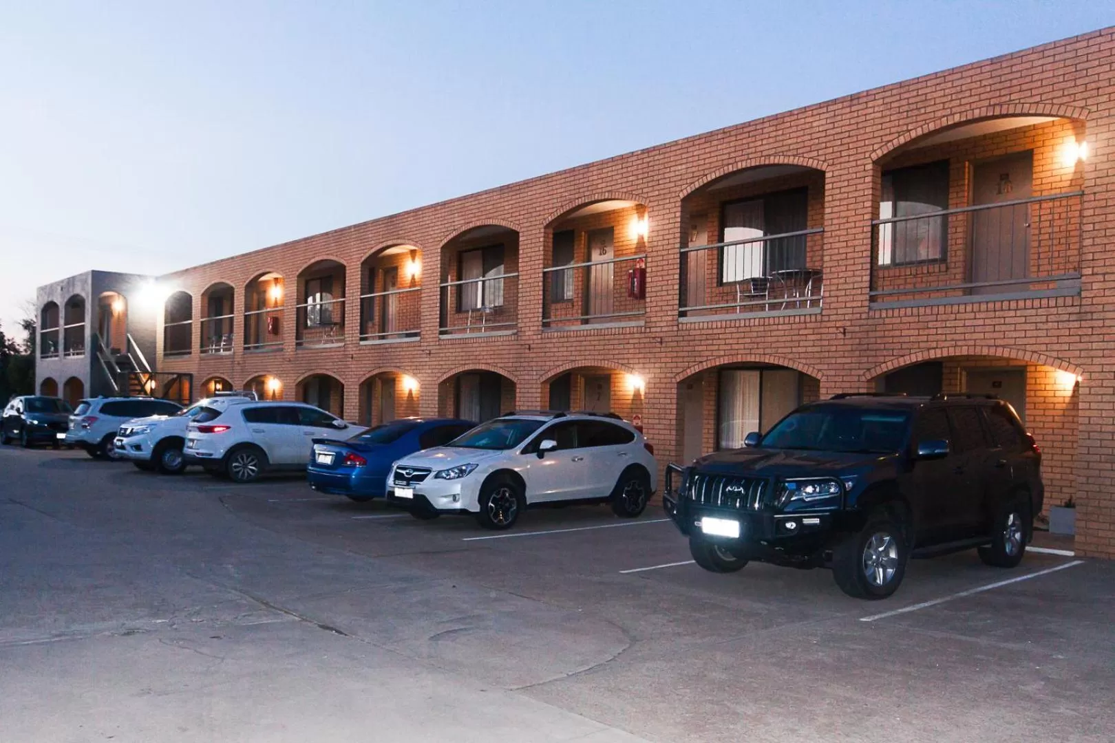 Facade/entrance, Property Building in Lake Mulwala Hotel