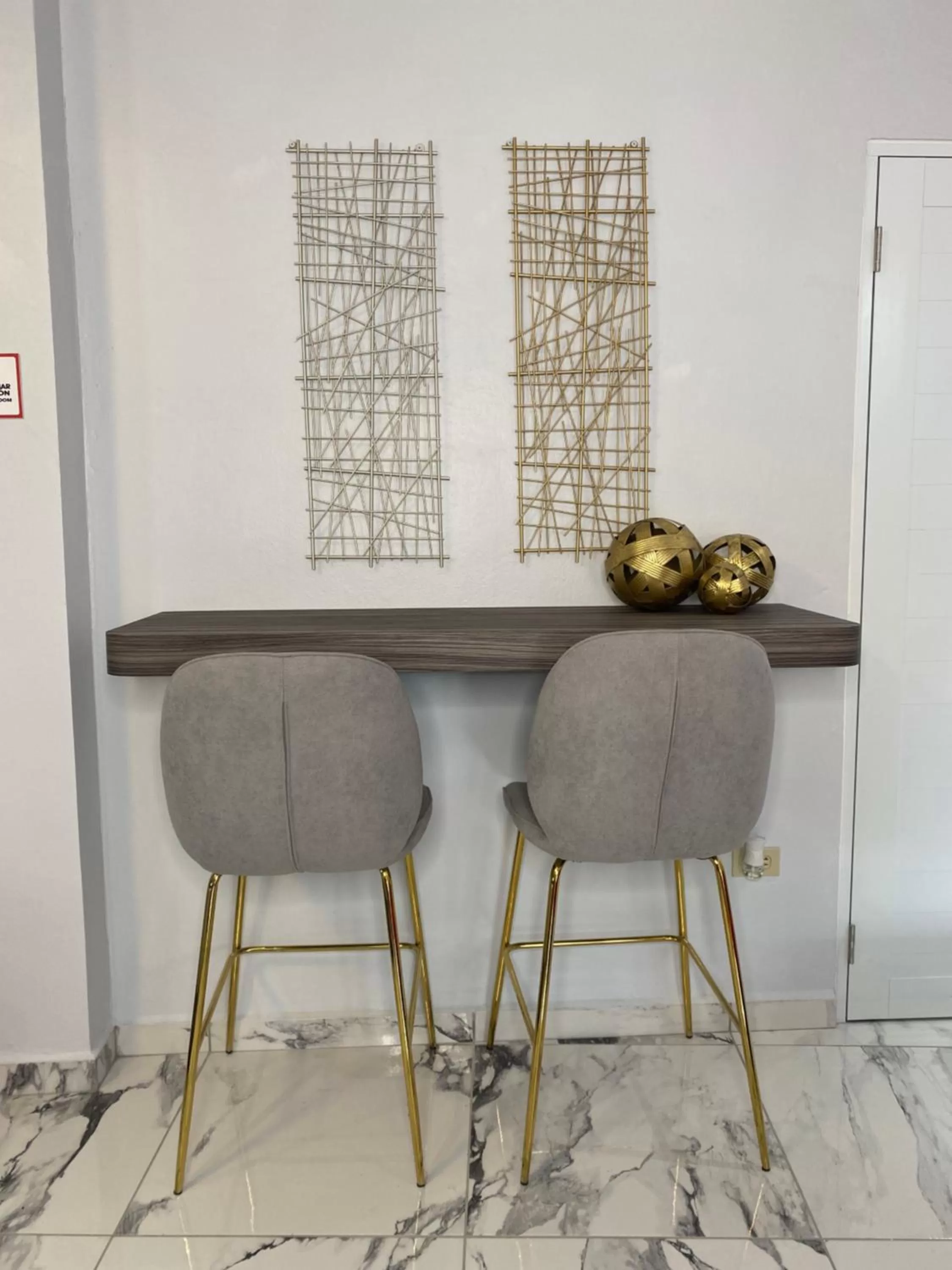 Dining area in Itza-Bella Suites