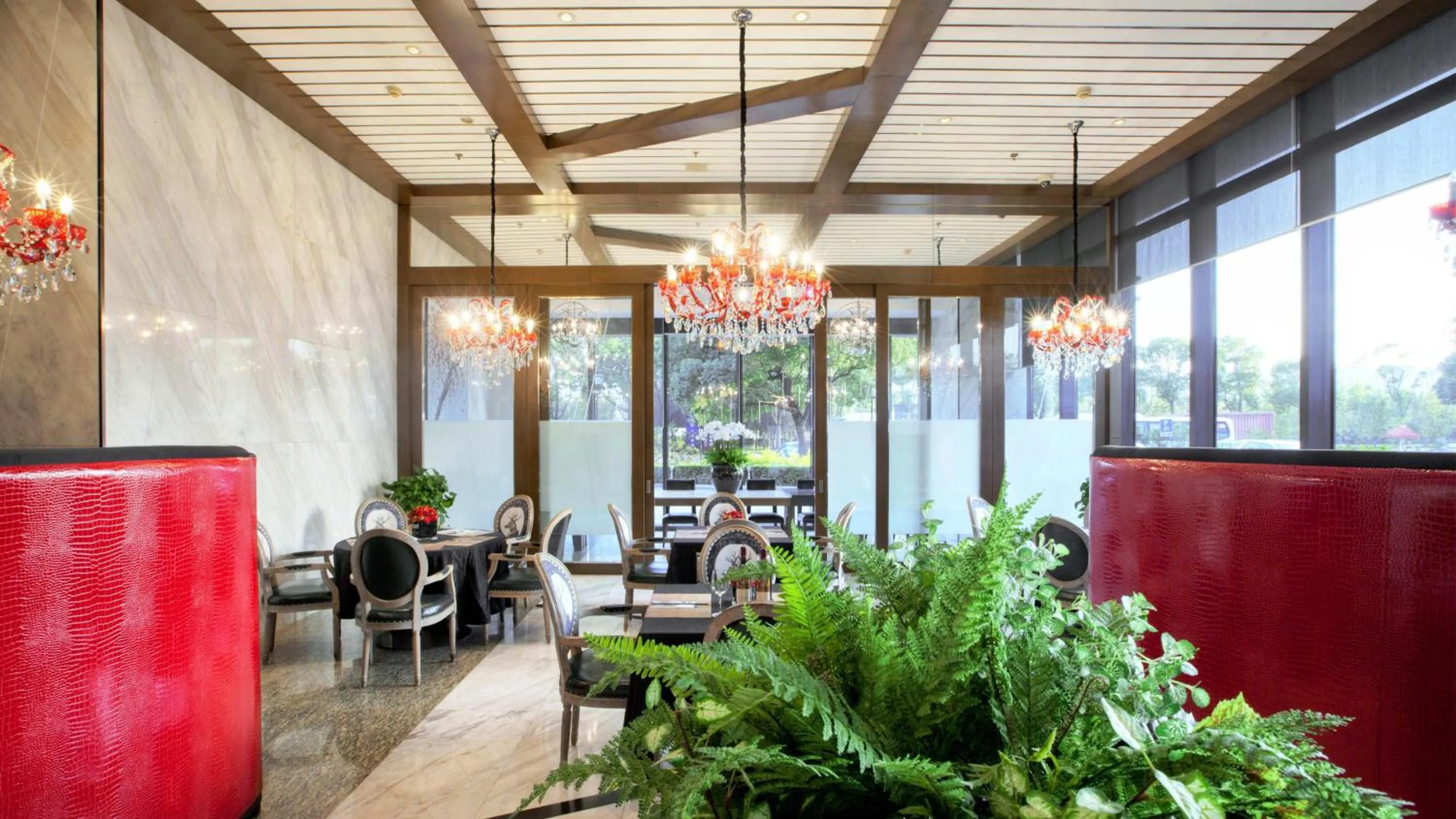 Restaurant/places to eat in Holiday Inn Shanghai Hongqiao West by IHG