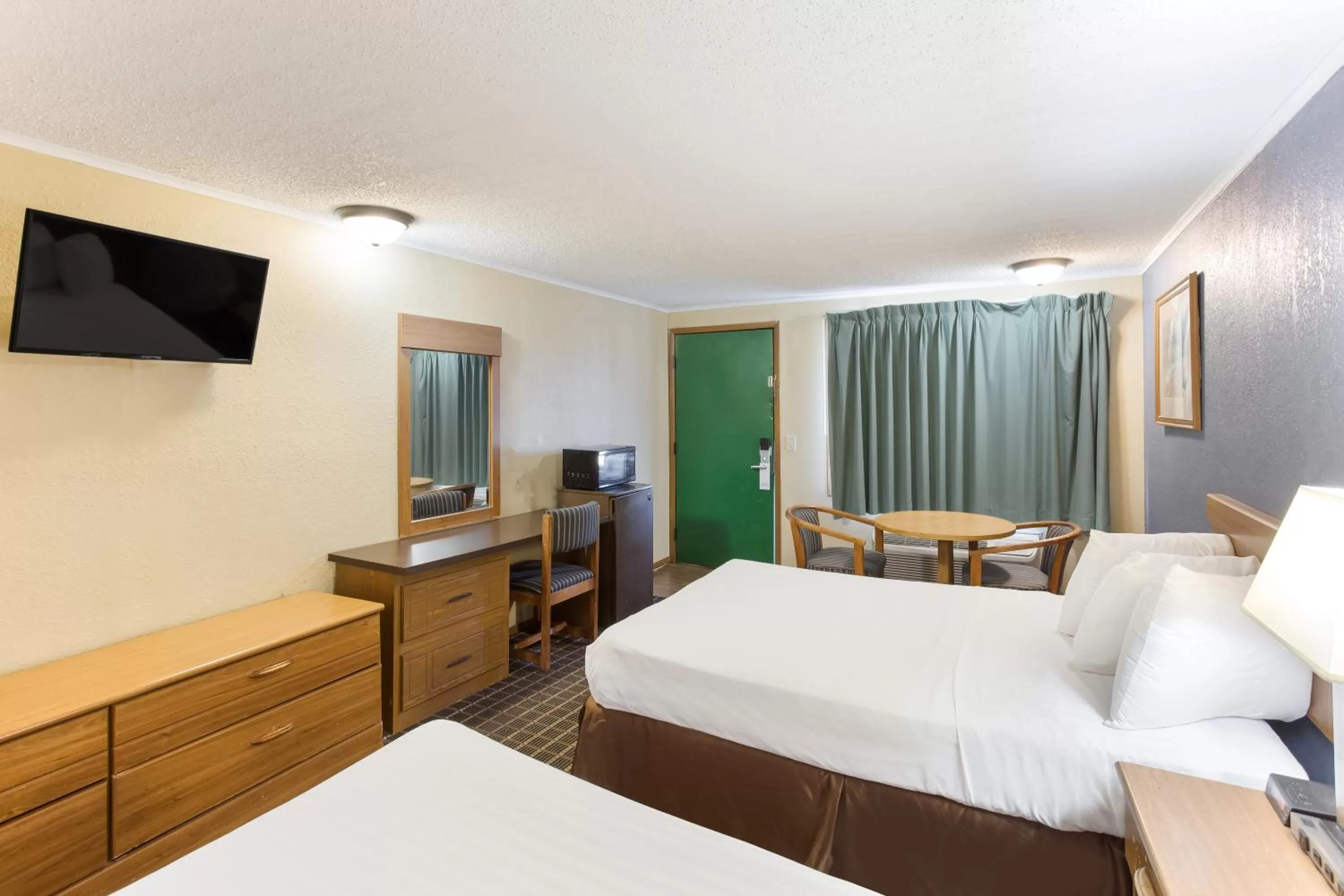 Bed in Knights Inn Ashland